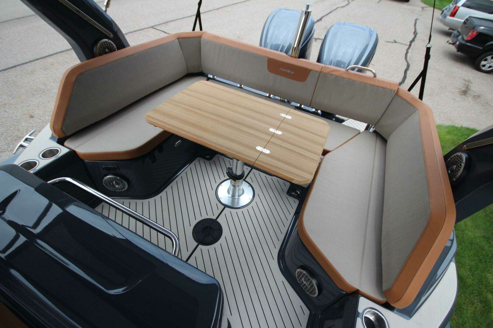 2024 Zodiac Medline 9 NEO - Image 11