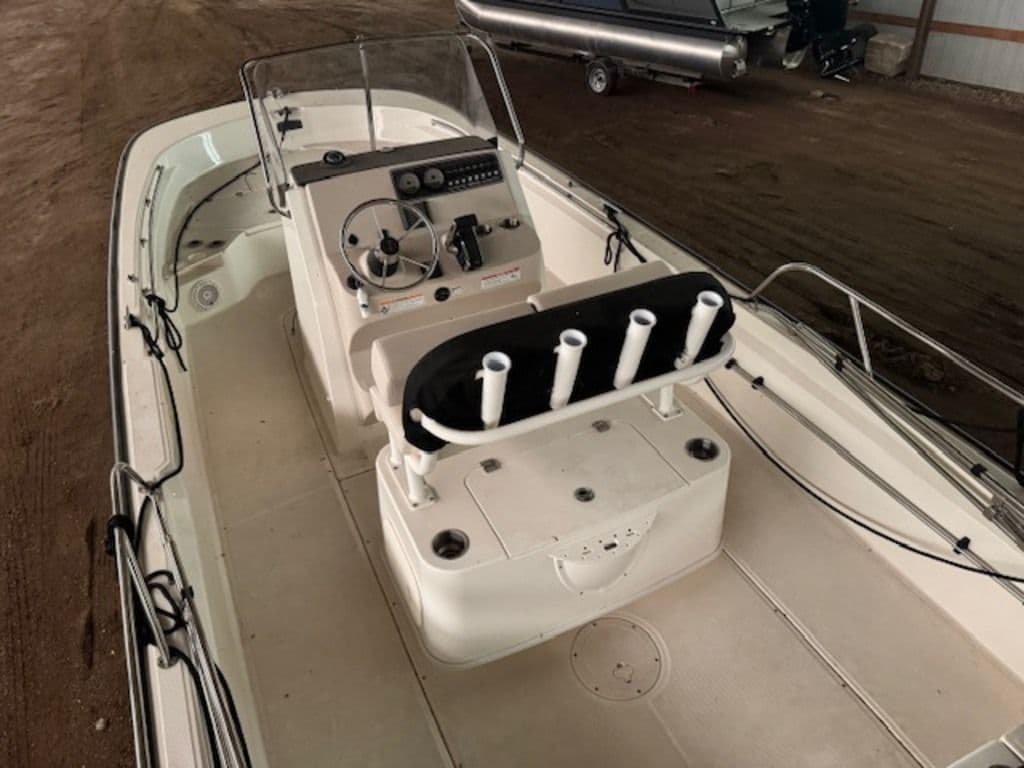 2023 Boston Whaler 210 Montauk - 5