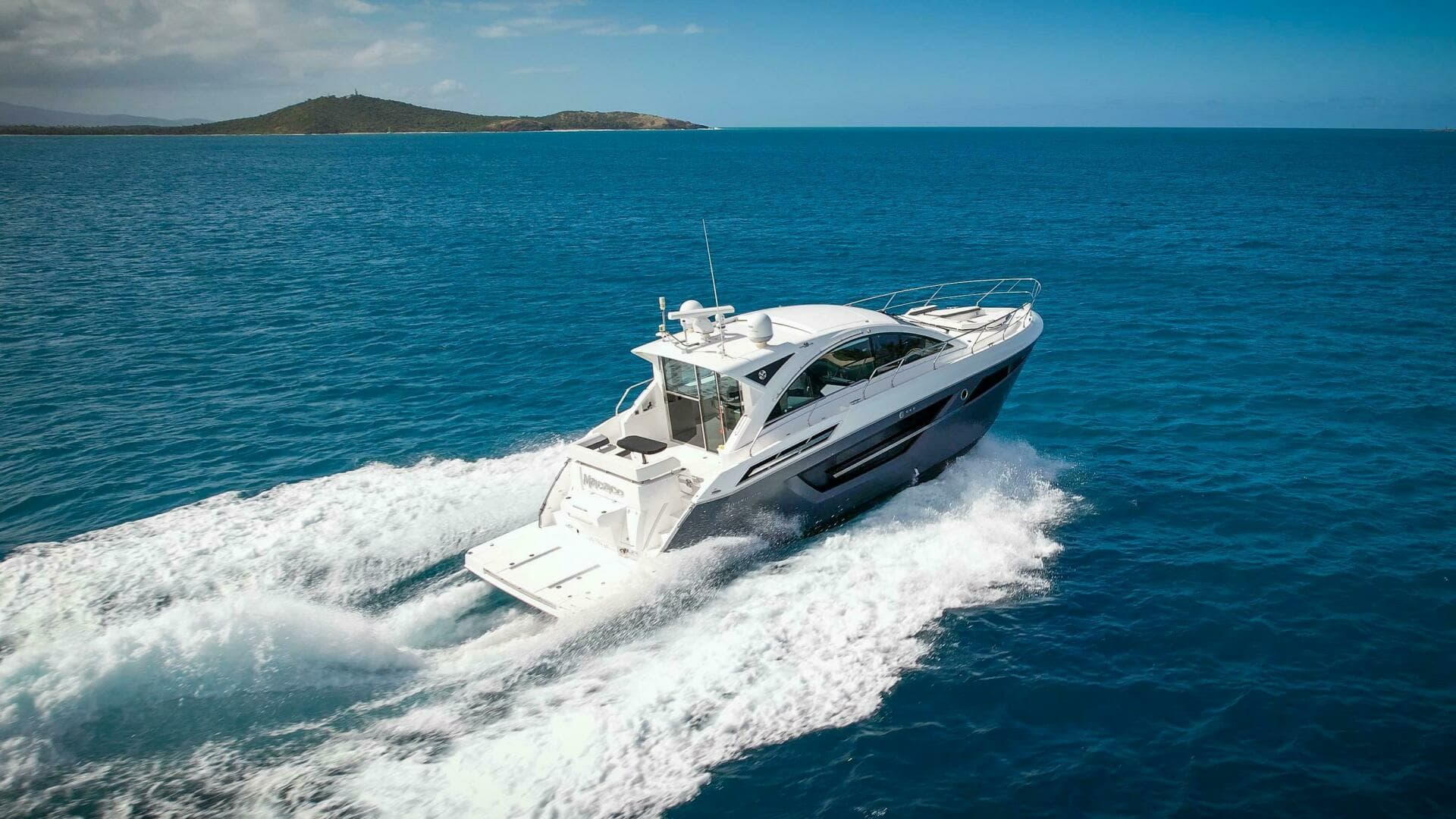 2019 Cruisers Yachts 50 Cantius - Image 8