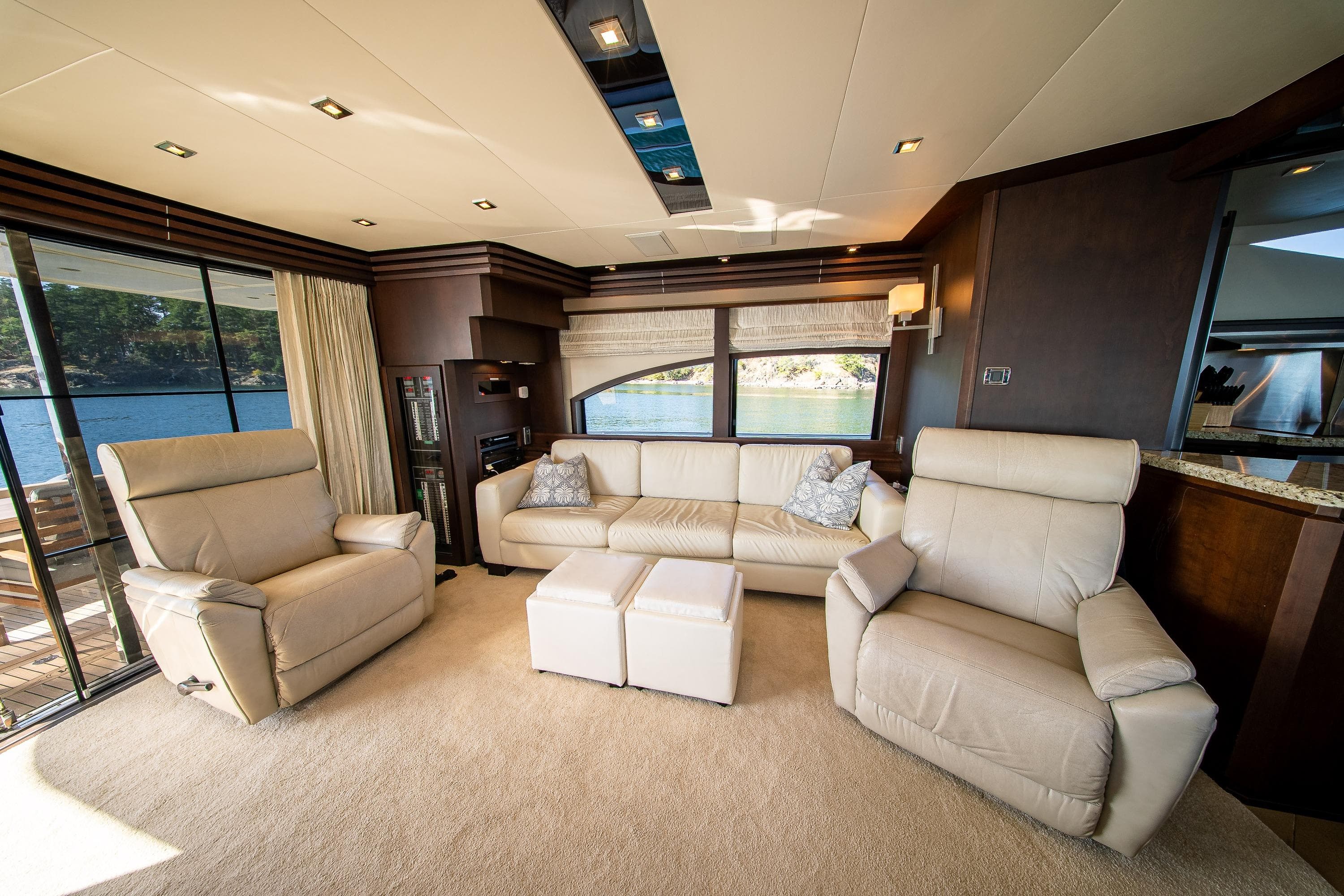 2012 Marquis 690 with many of the 720 attributes and upgrades - 44
