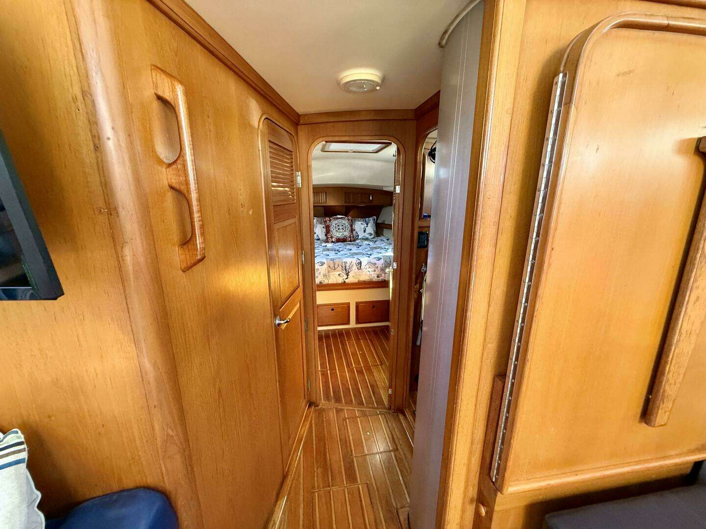 2005 Island Packet 485 - Image 28