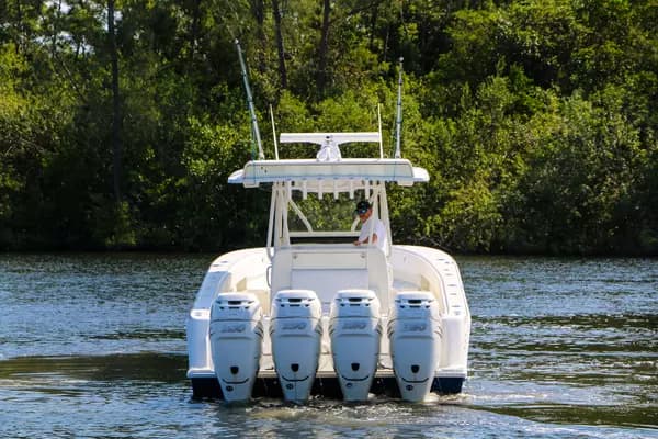 2016 SeaVee 390Z - Image 1