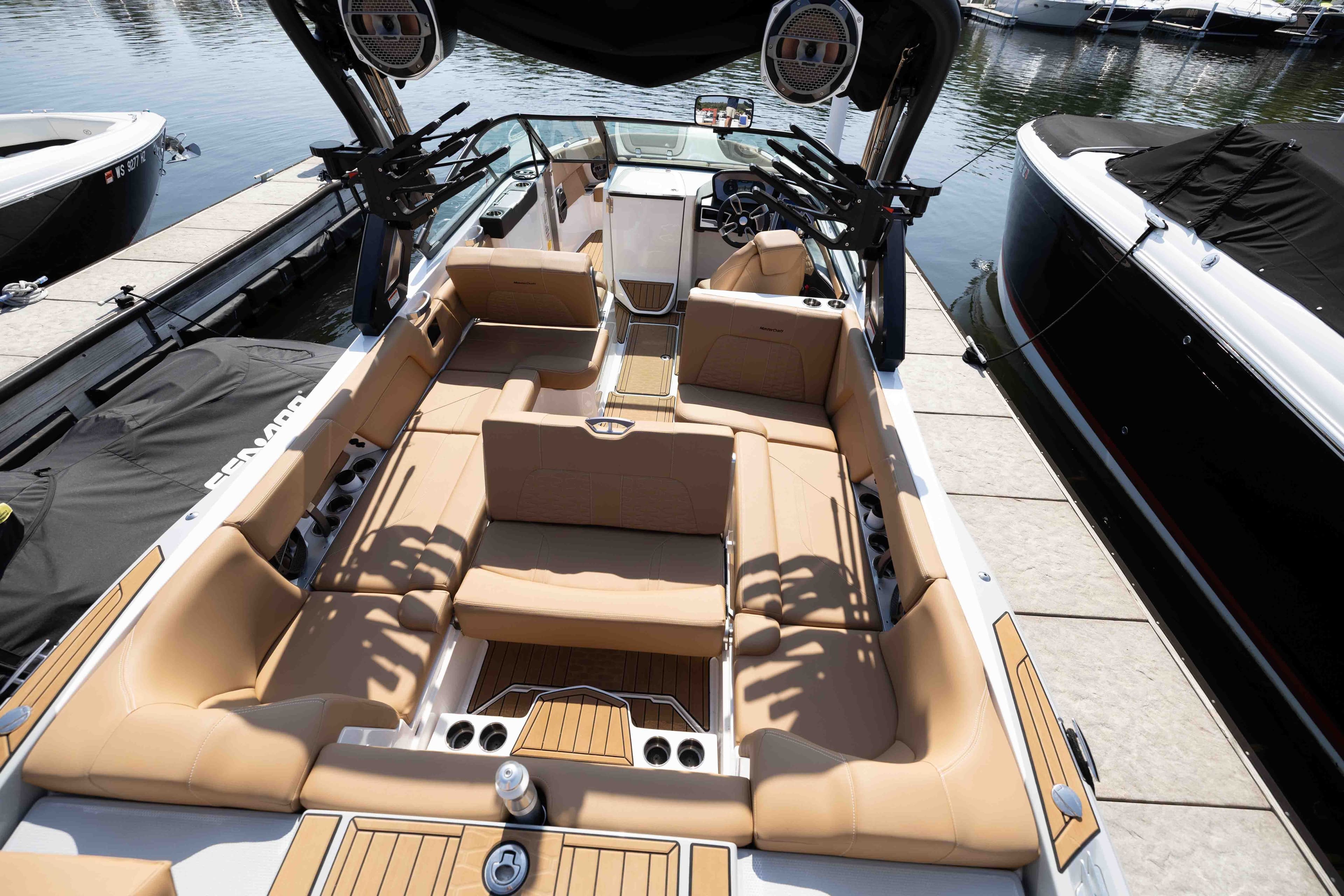 2022 MasterCraft X26 - 30