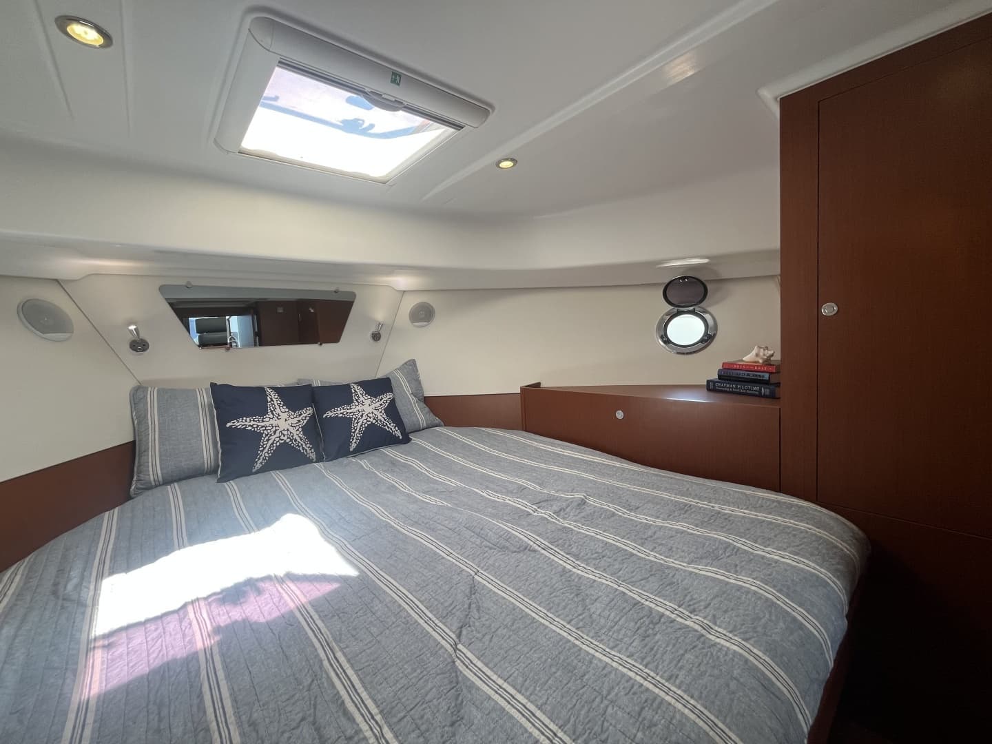 2015 Beneteau Swift Trawler 34 - Image 34