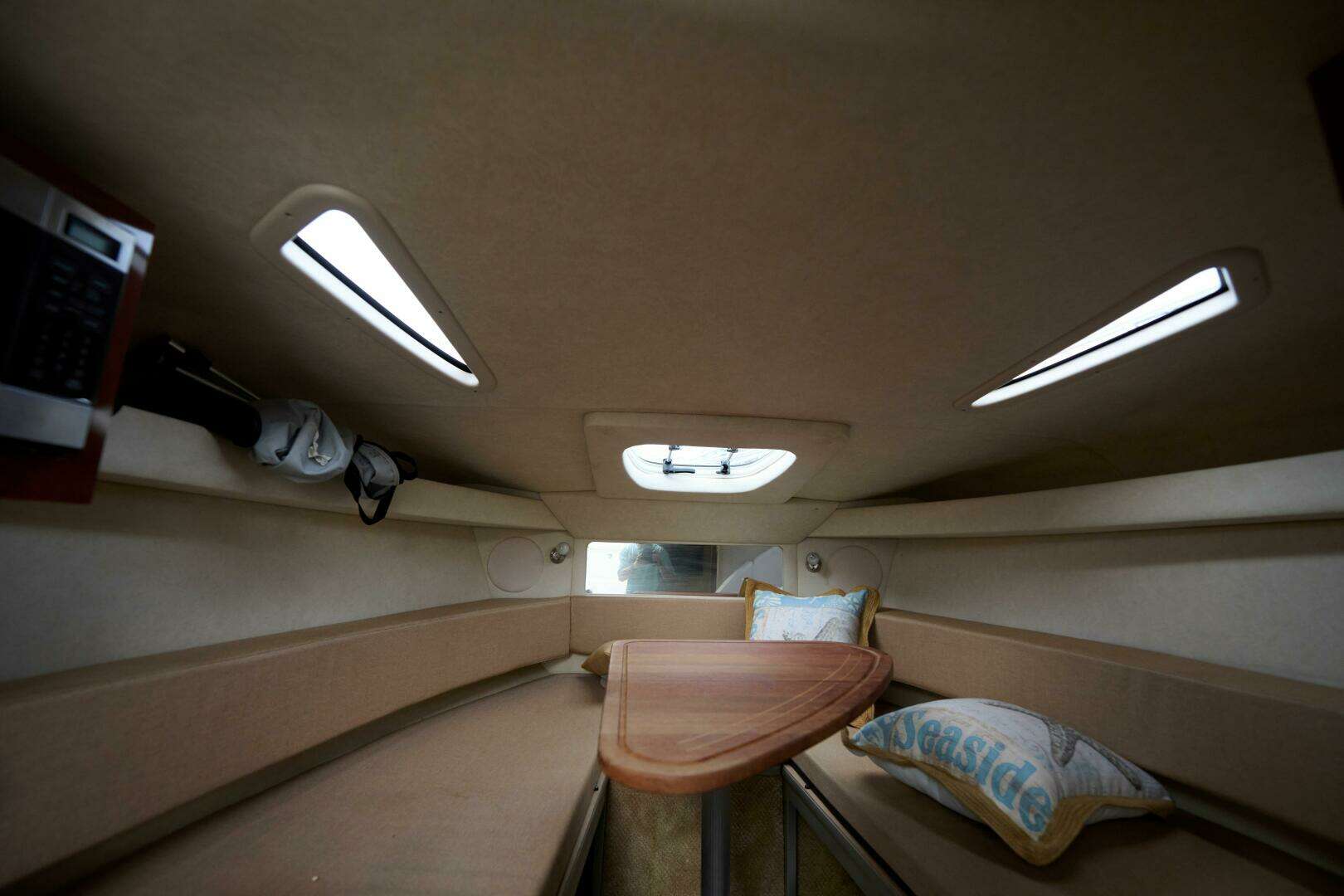 2011 Sea Ray 260 Sundancer - Image 17