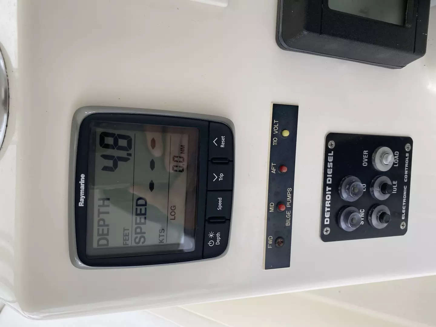 2002 Ocean Yachts 52 Sportfish - Image 6