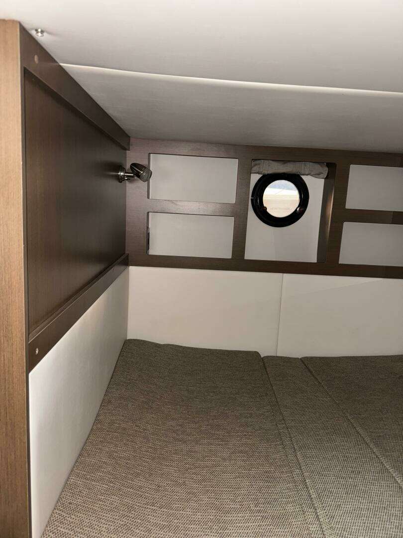 2016 Sea Ray 350 Sundancer - Image 128