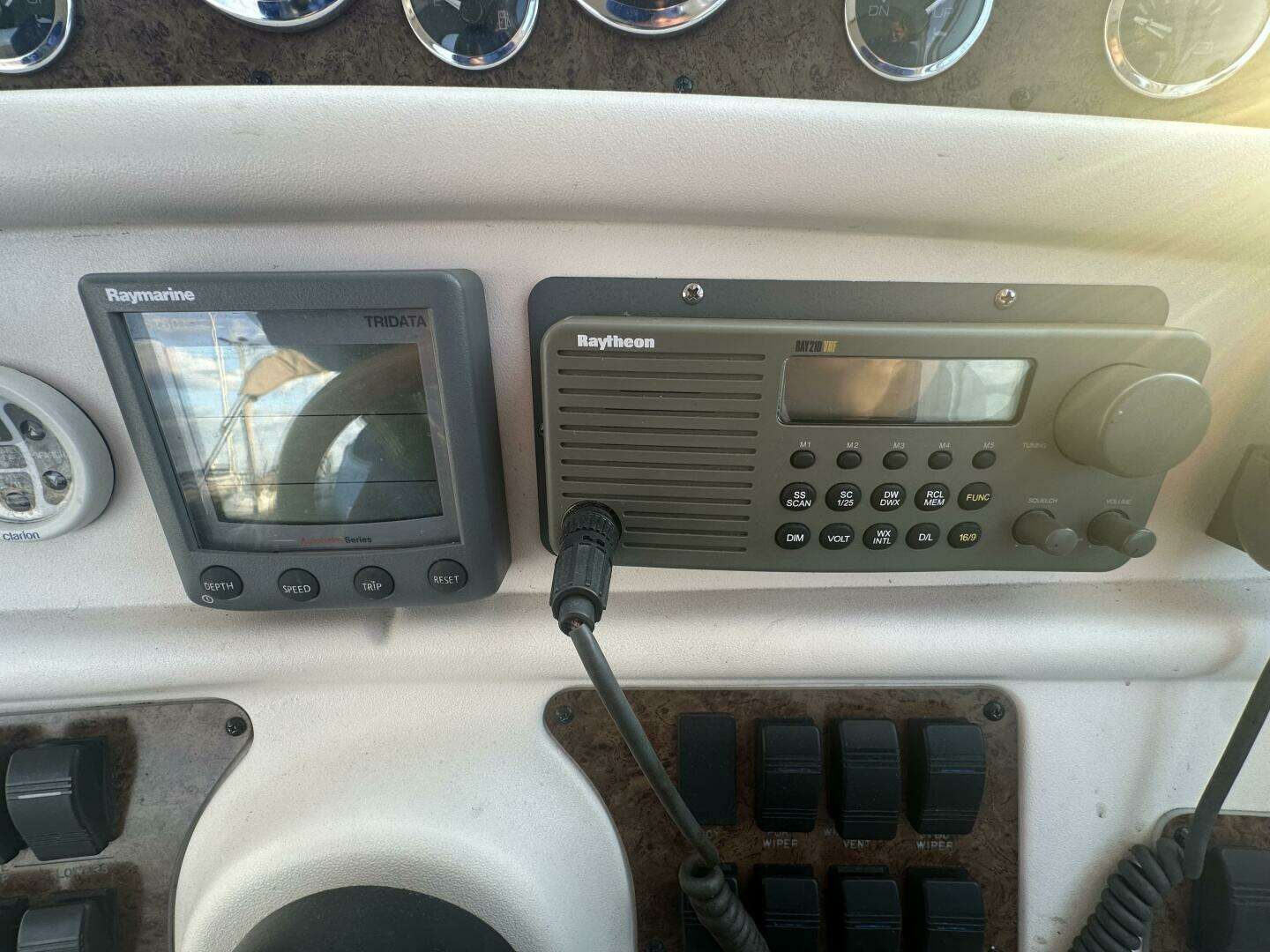 2000 Sea Ray 290 - Image 31