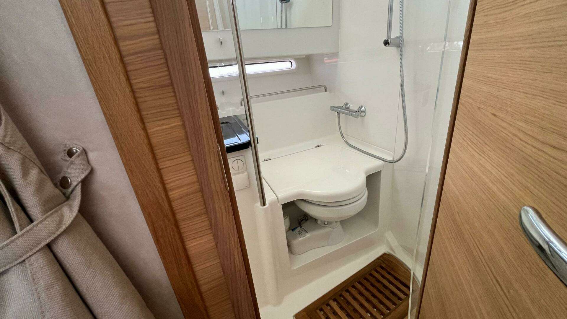 2025 Nimbus Commuter 11 - Image 28