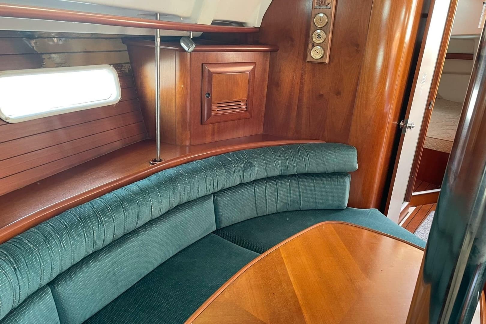 2000 Beneteau Oceanis 361 - Image 5