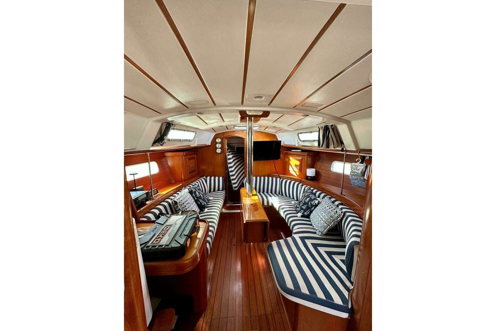 2001 Beneteau Oceanis 361 - Image 8