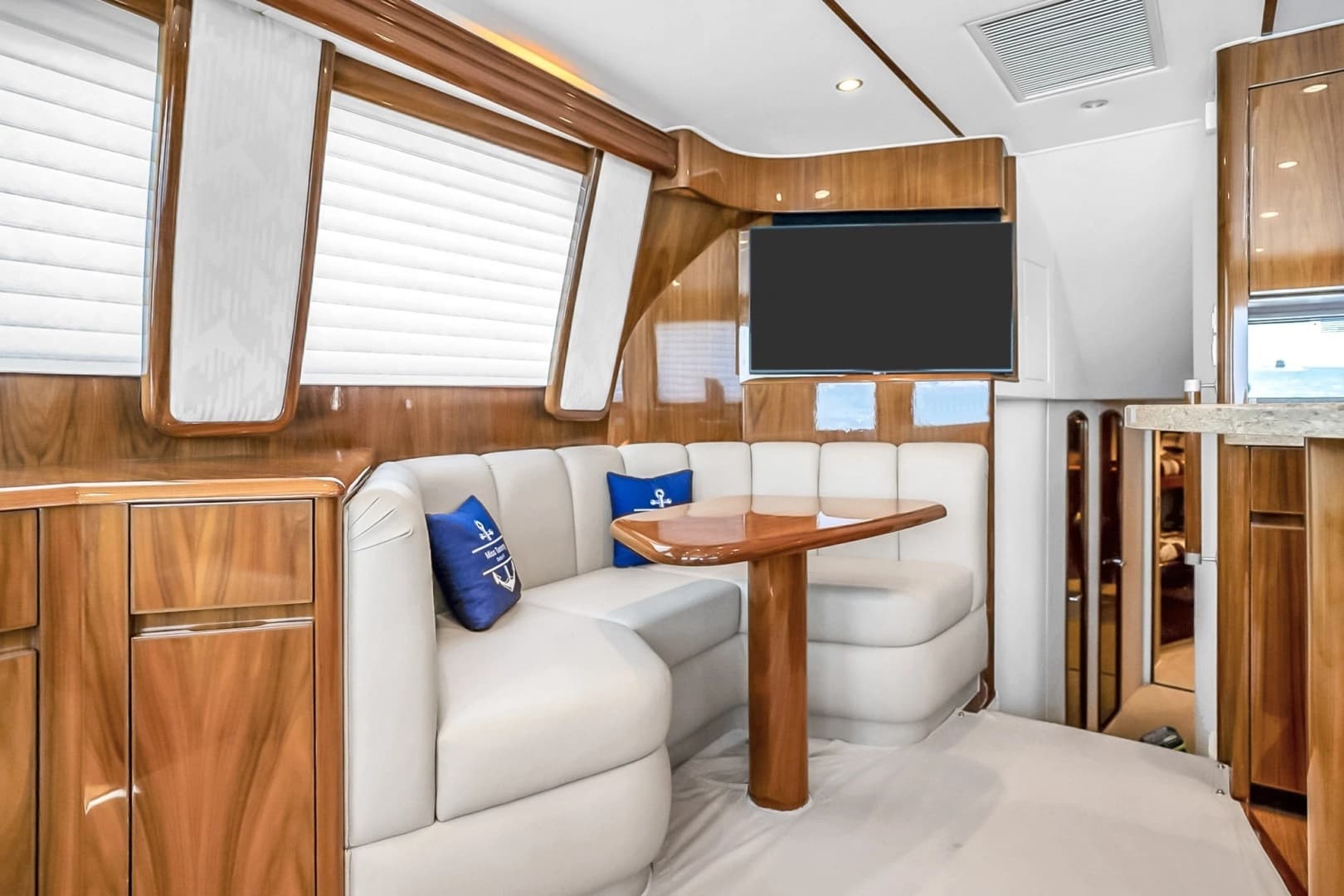 2021 Viking 48 Convertible - Image 16