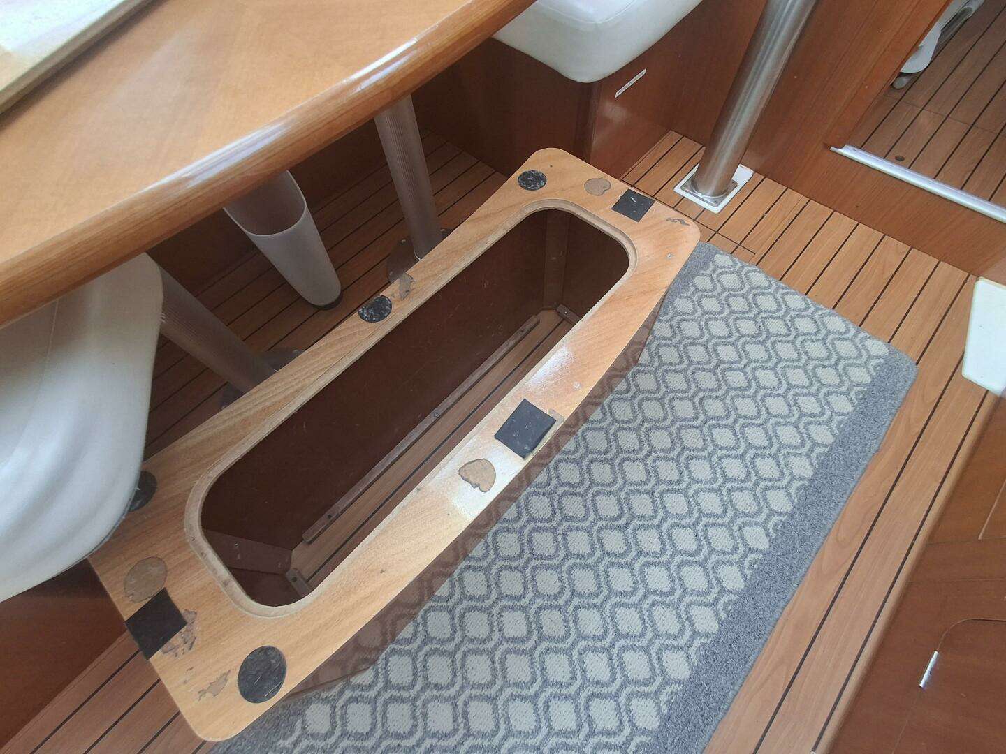 2006 Beneteau 393/403 - Image 21
