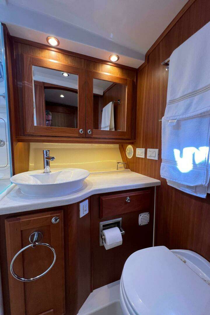 2018 Sabre 45 Salon Express - Image 12