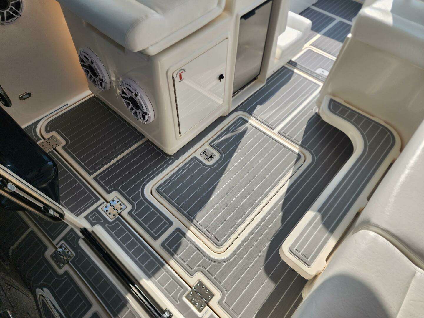 2001 Tiara Yachts 3500 Open - Image 3