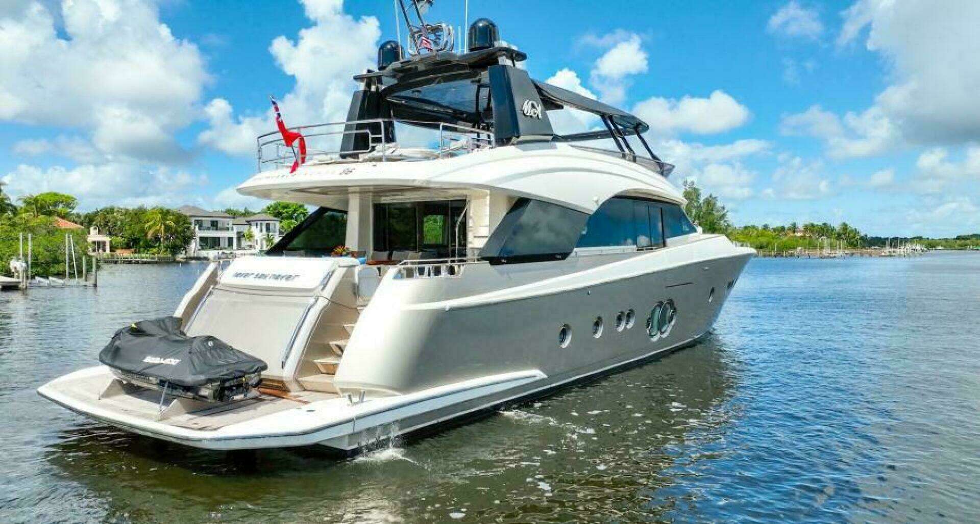 2015 Monte Carlo Yachts MCY86 - Image 8