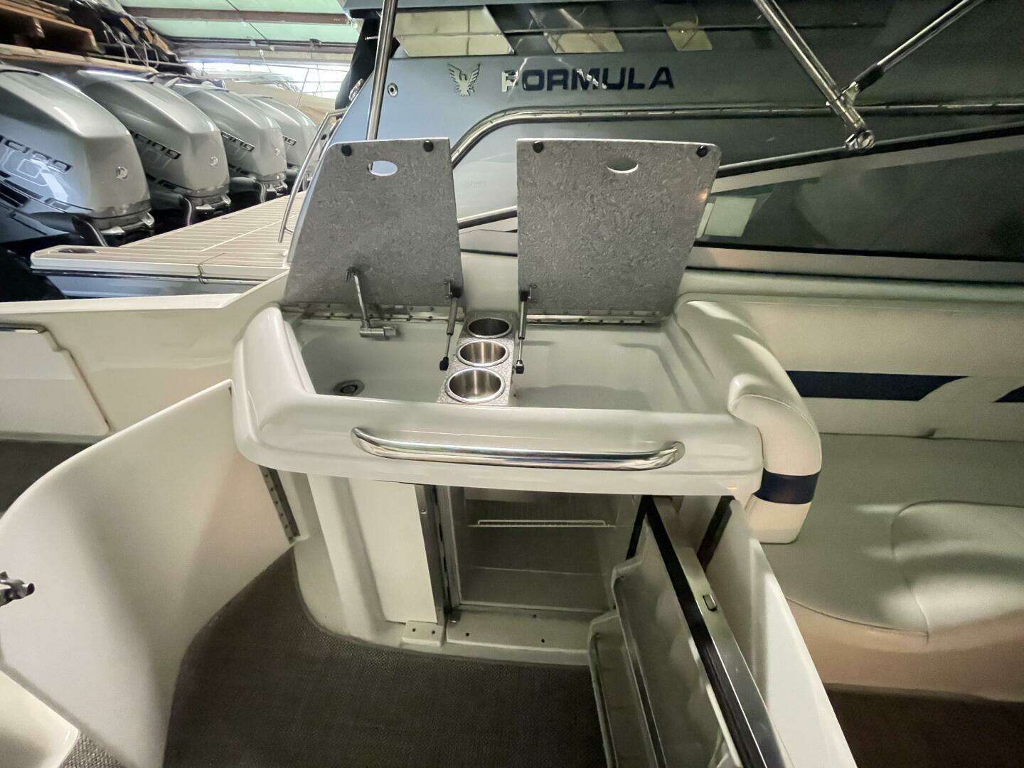 2006 Formula 280 SS - Image 21