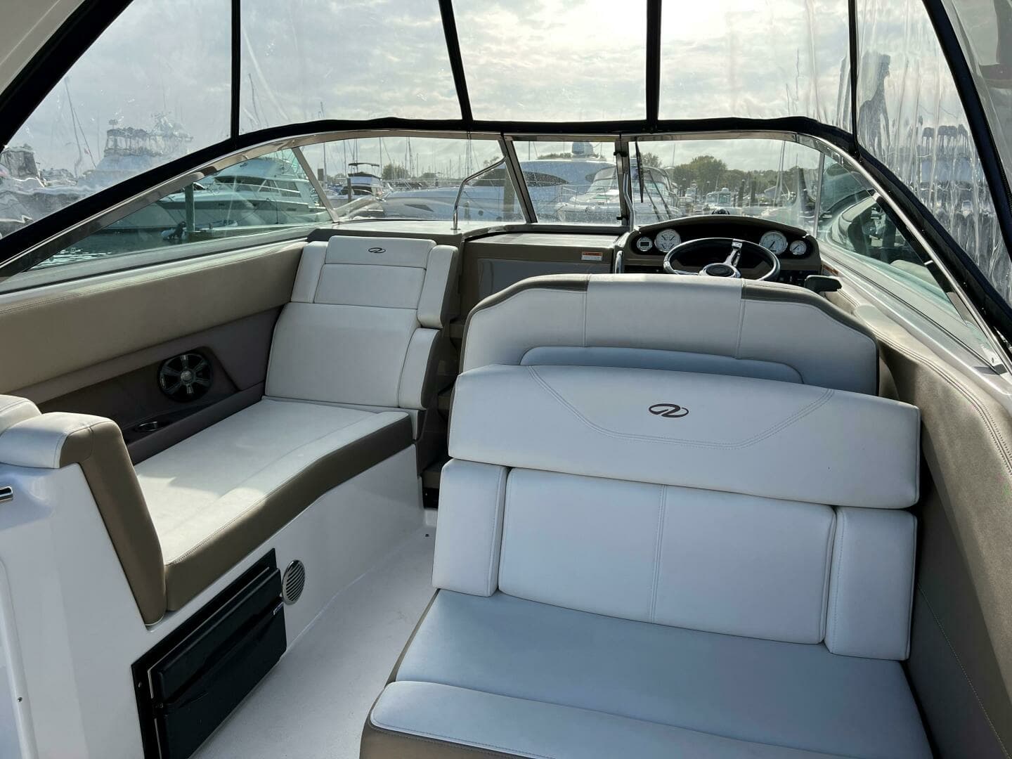 2017 Regal 28 Express - Image 10