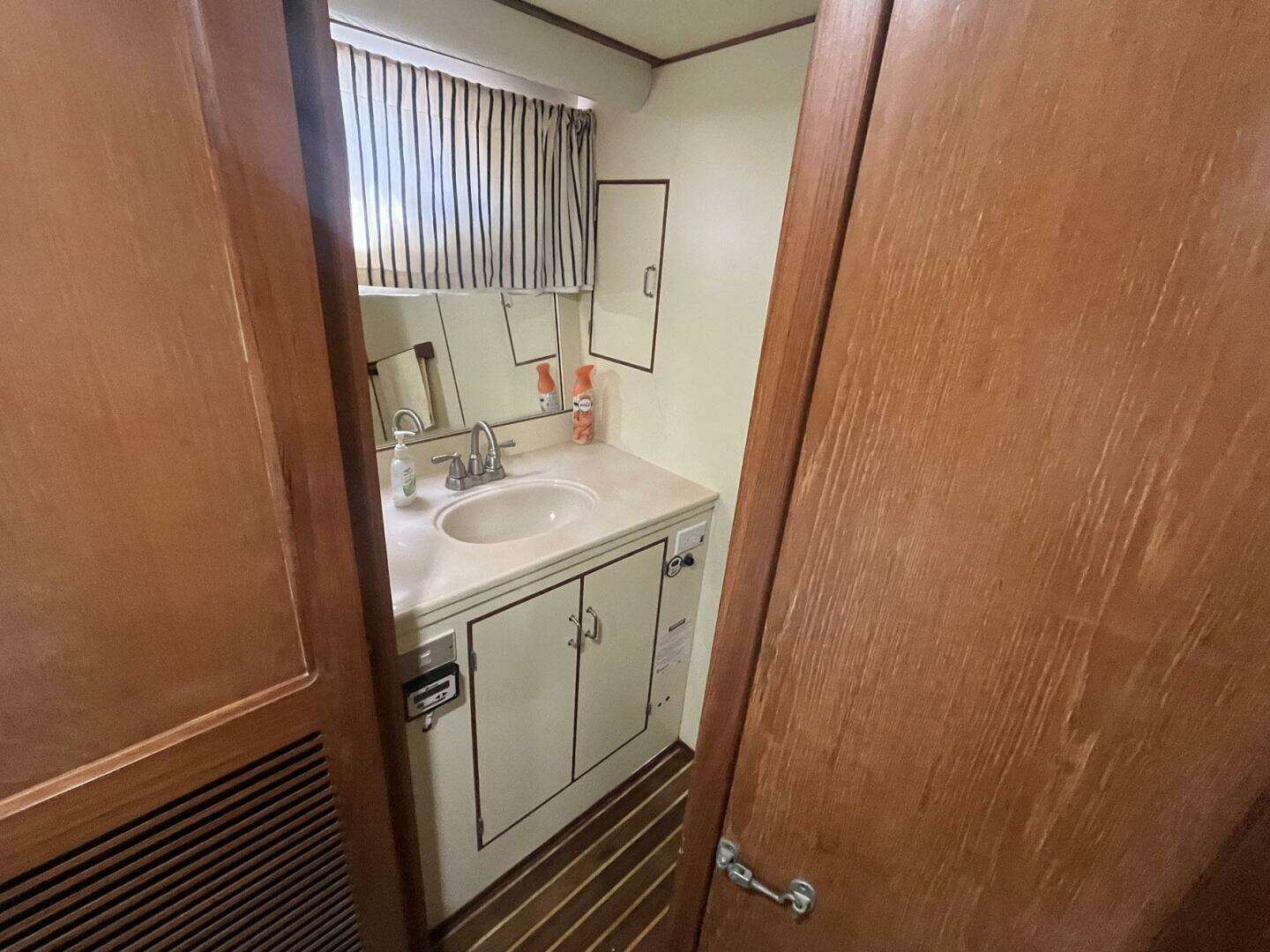 1987 Symbol 44 Sun Deck MK II - Image 69