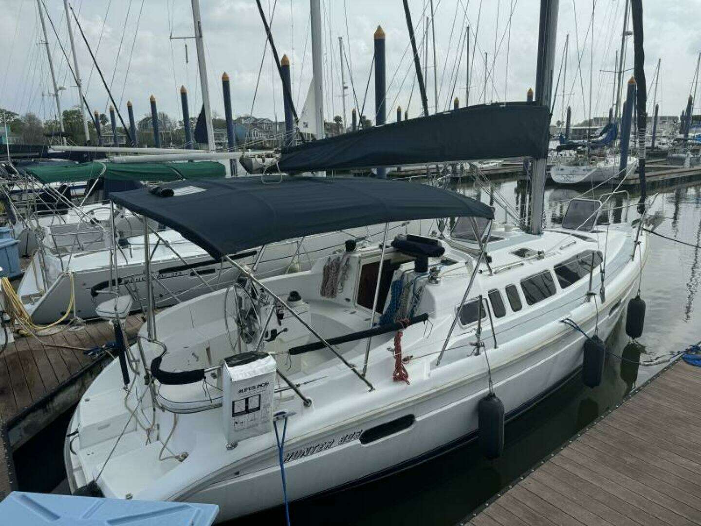1995 Hunter 336 - Image 2