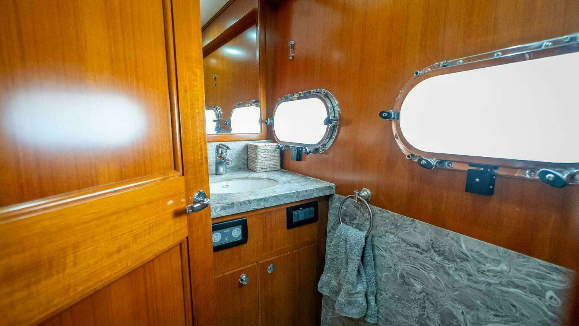2009 Nordhavn 76 - Image 24