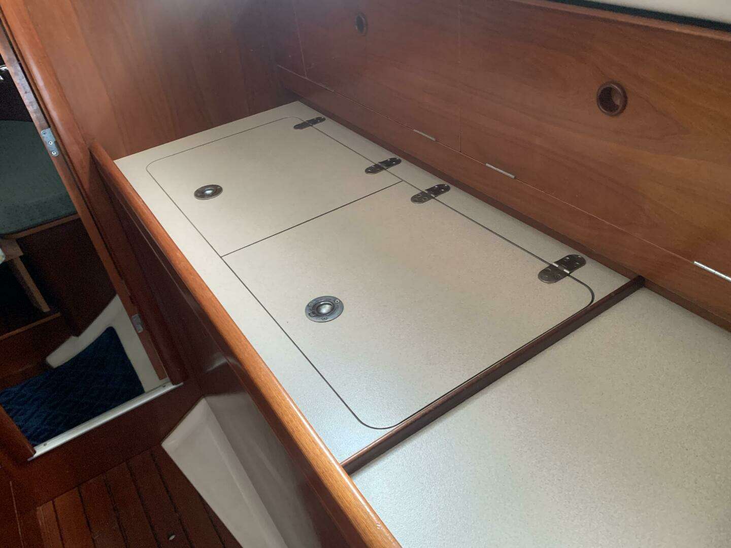 2000 Beneteau 36 Center Cockpit - Image 36