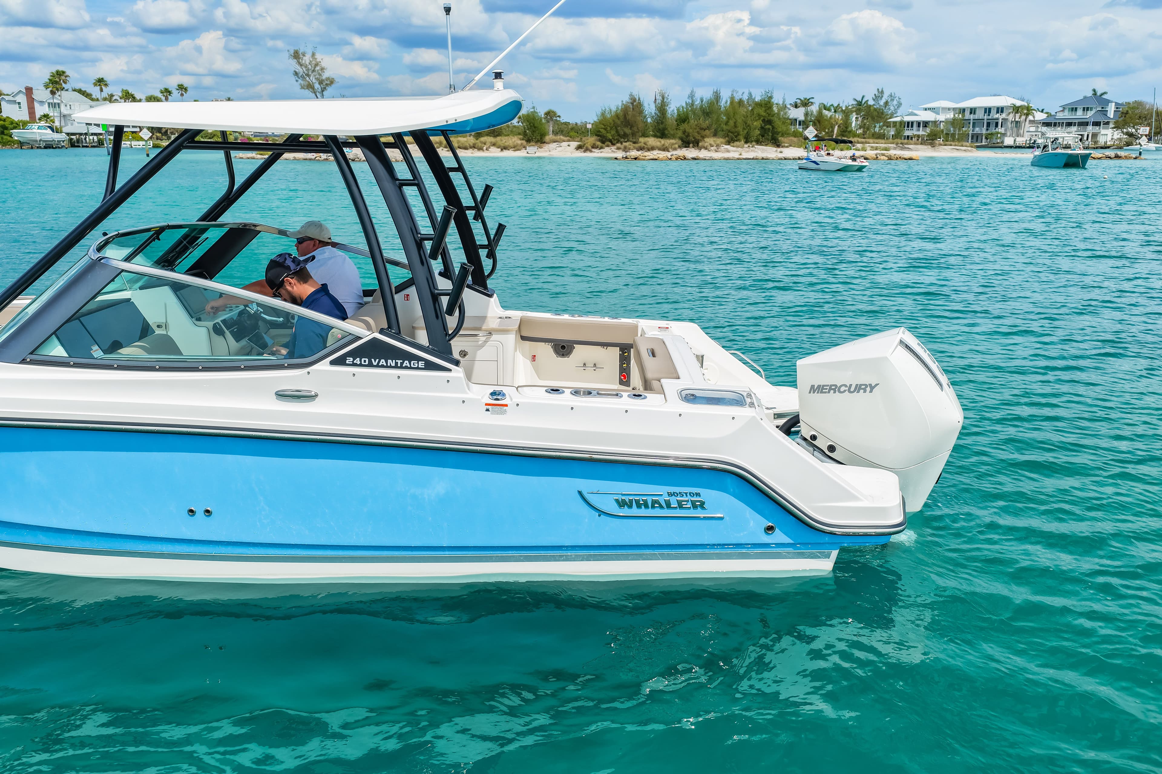 2026 Boston Whaler 240 Vantage - 24