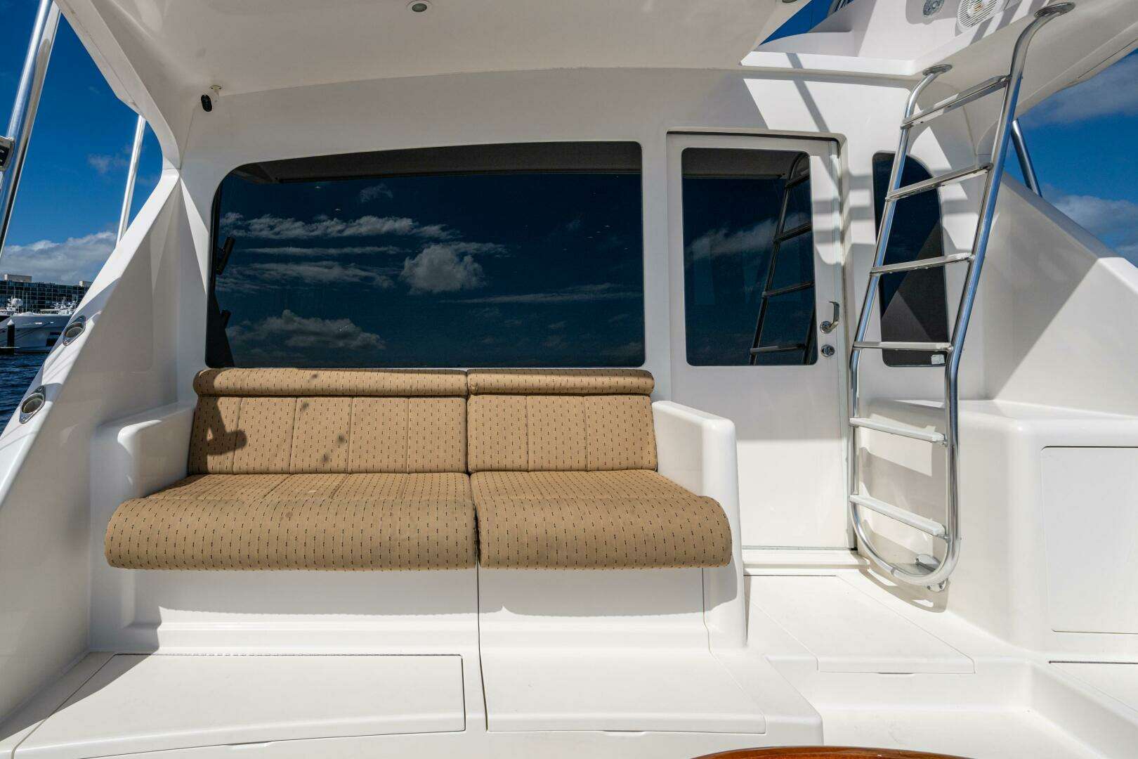 2006 Viking 52 Convertible - Image 25
