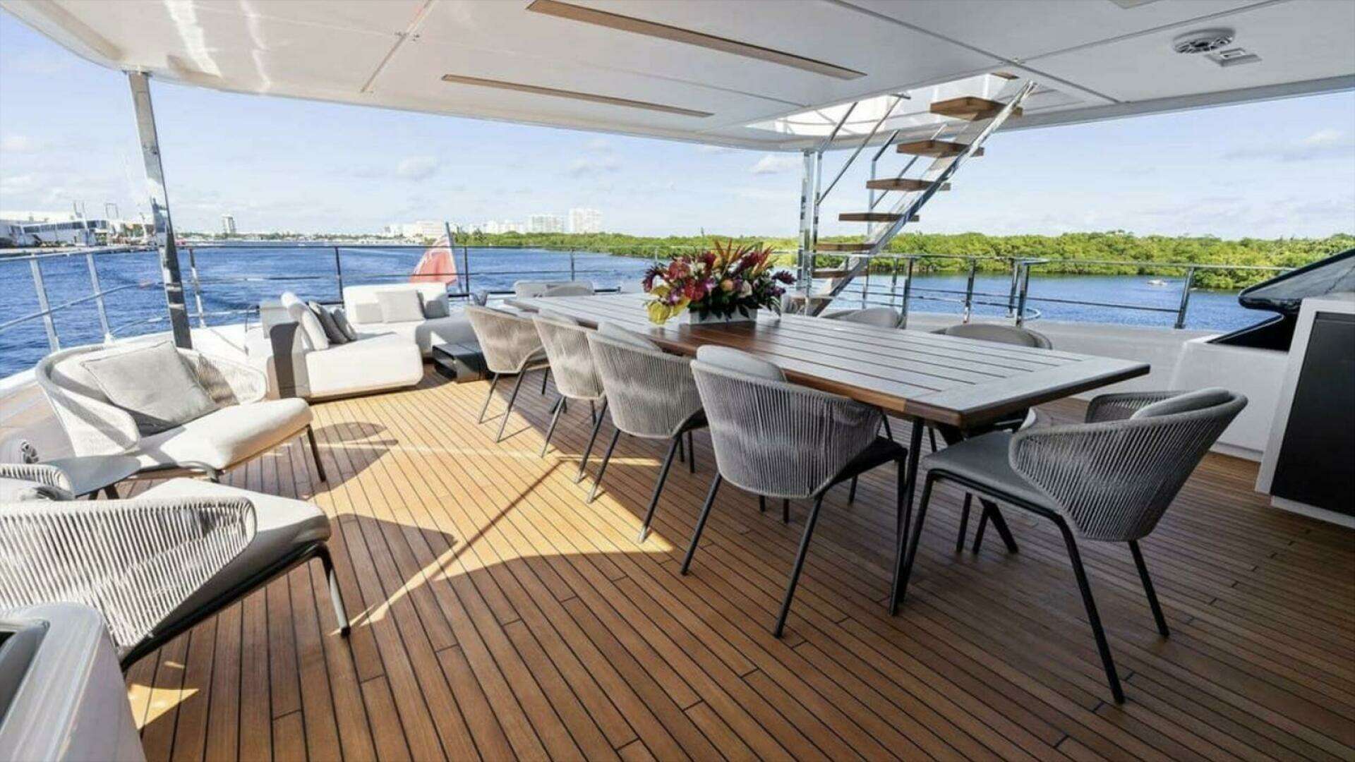 2022 Custom Line Navetta 37 - Image 5