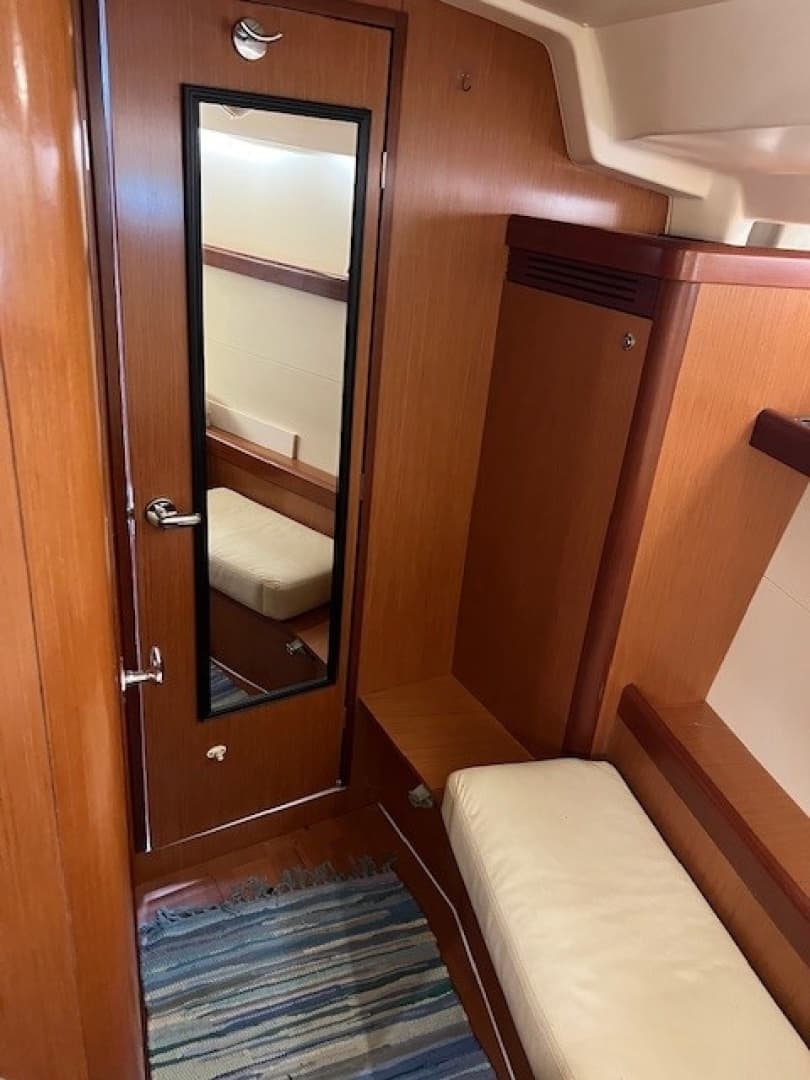 2009 Beneteau Oceanis 43 - Image 37