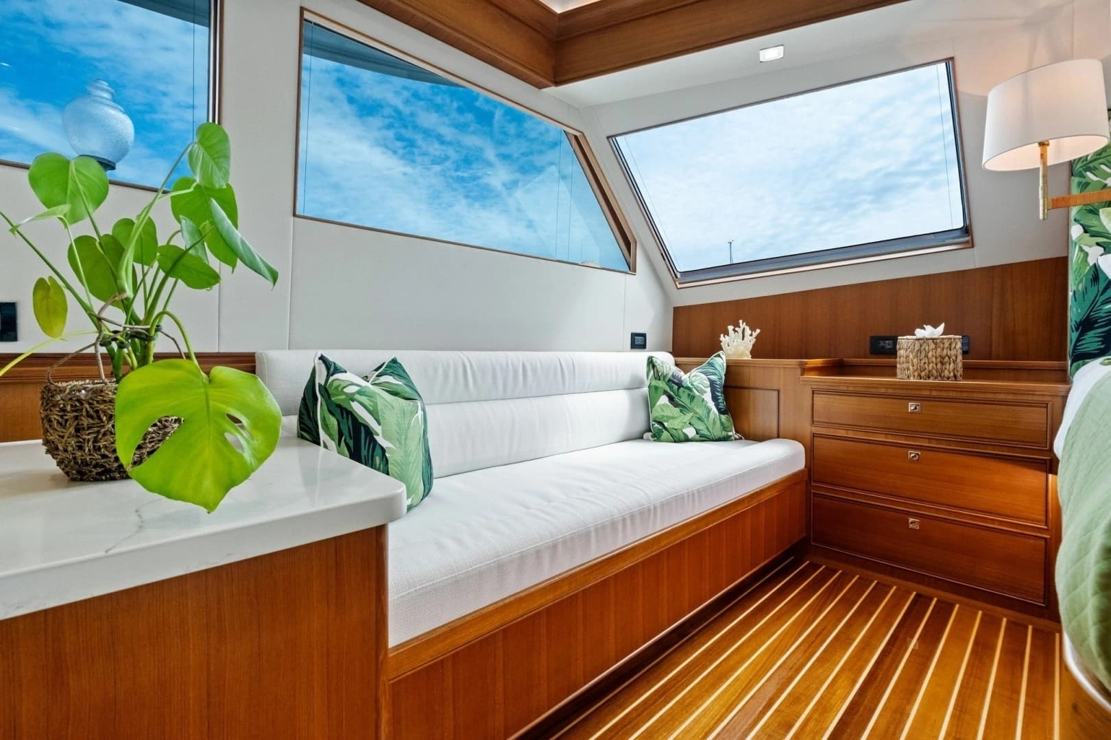 2024 Marlow 90V - Image 30
