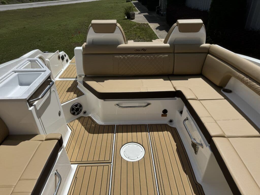 2026 Sea Ray SDX290 - 11