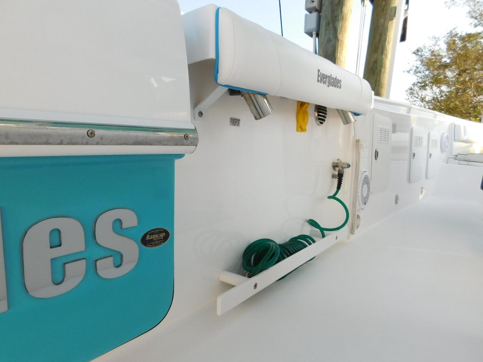 2016 Everglades 355 Center Console - 82
