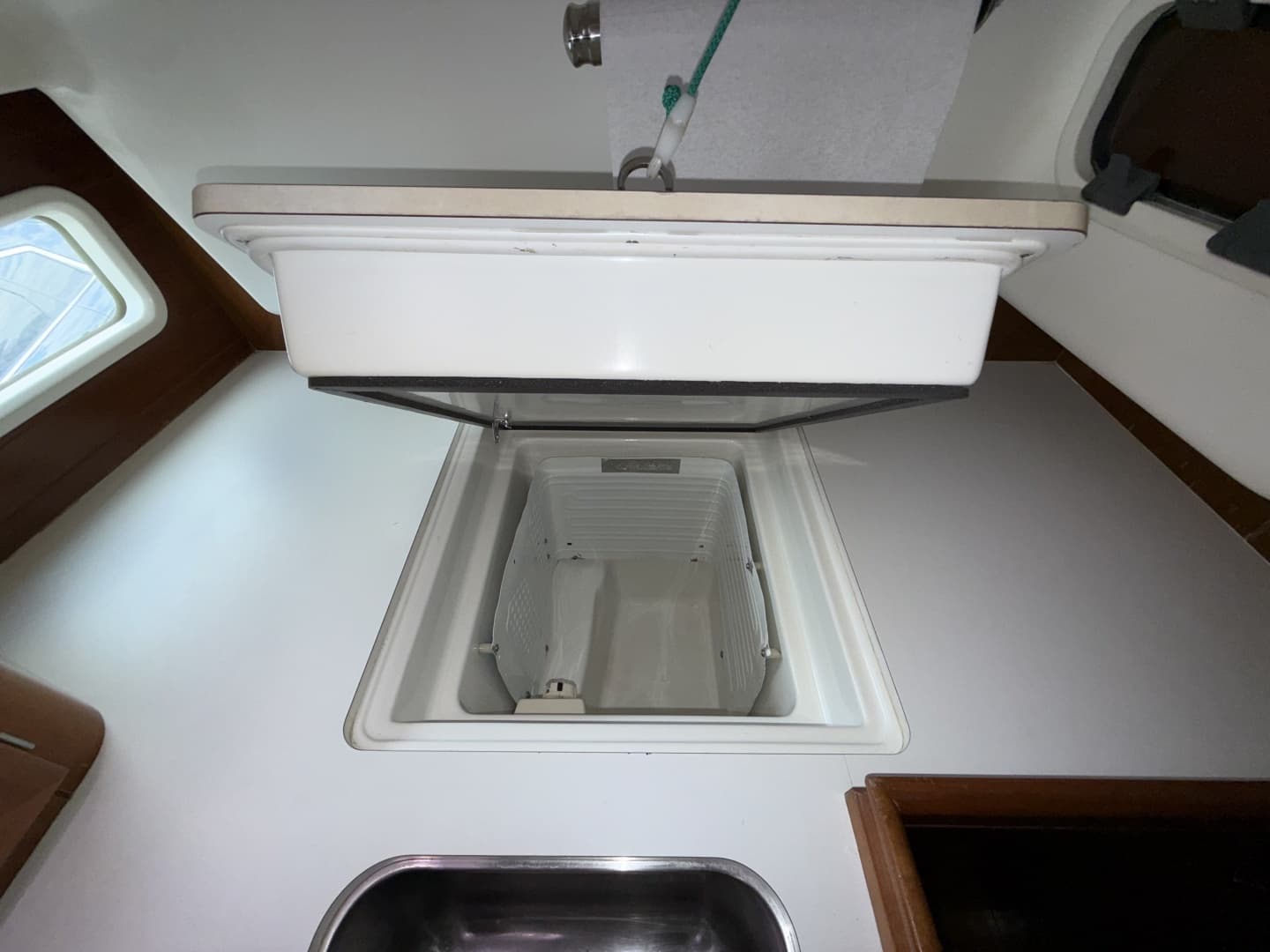 1998 Beneteau 411 - Image 12