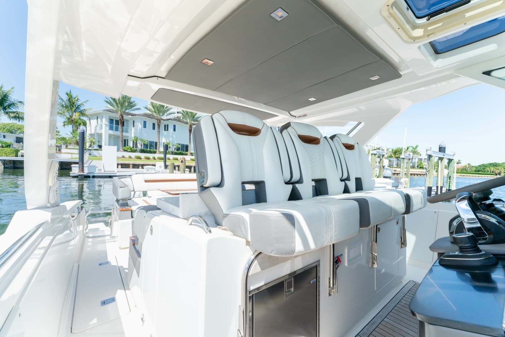2020 Tiara Yachts 38 LS - Image 18