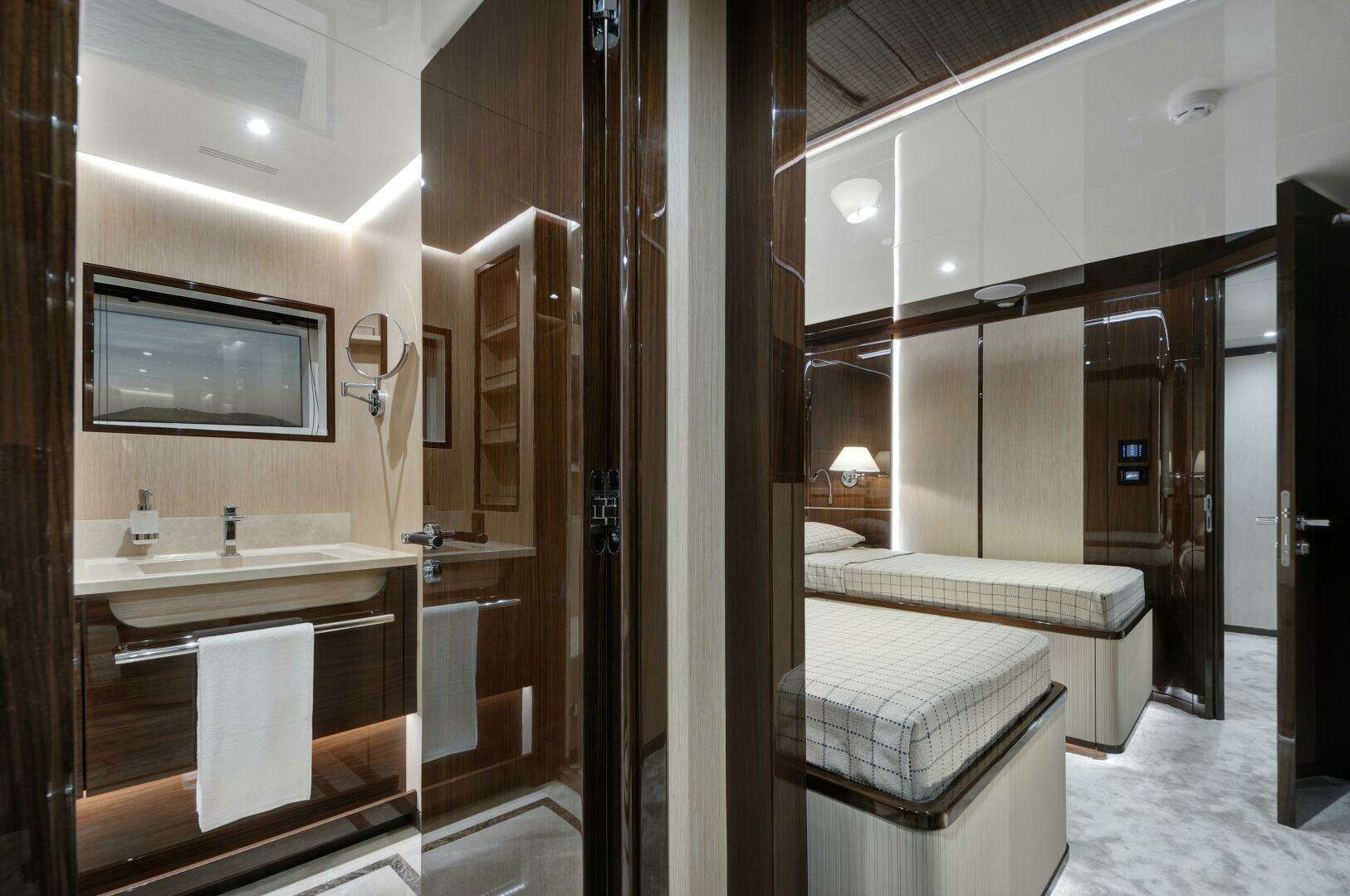 2026 Lazzara Yachts UHV 100 - Image 25