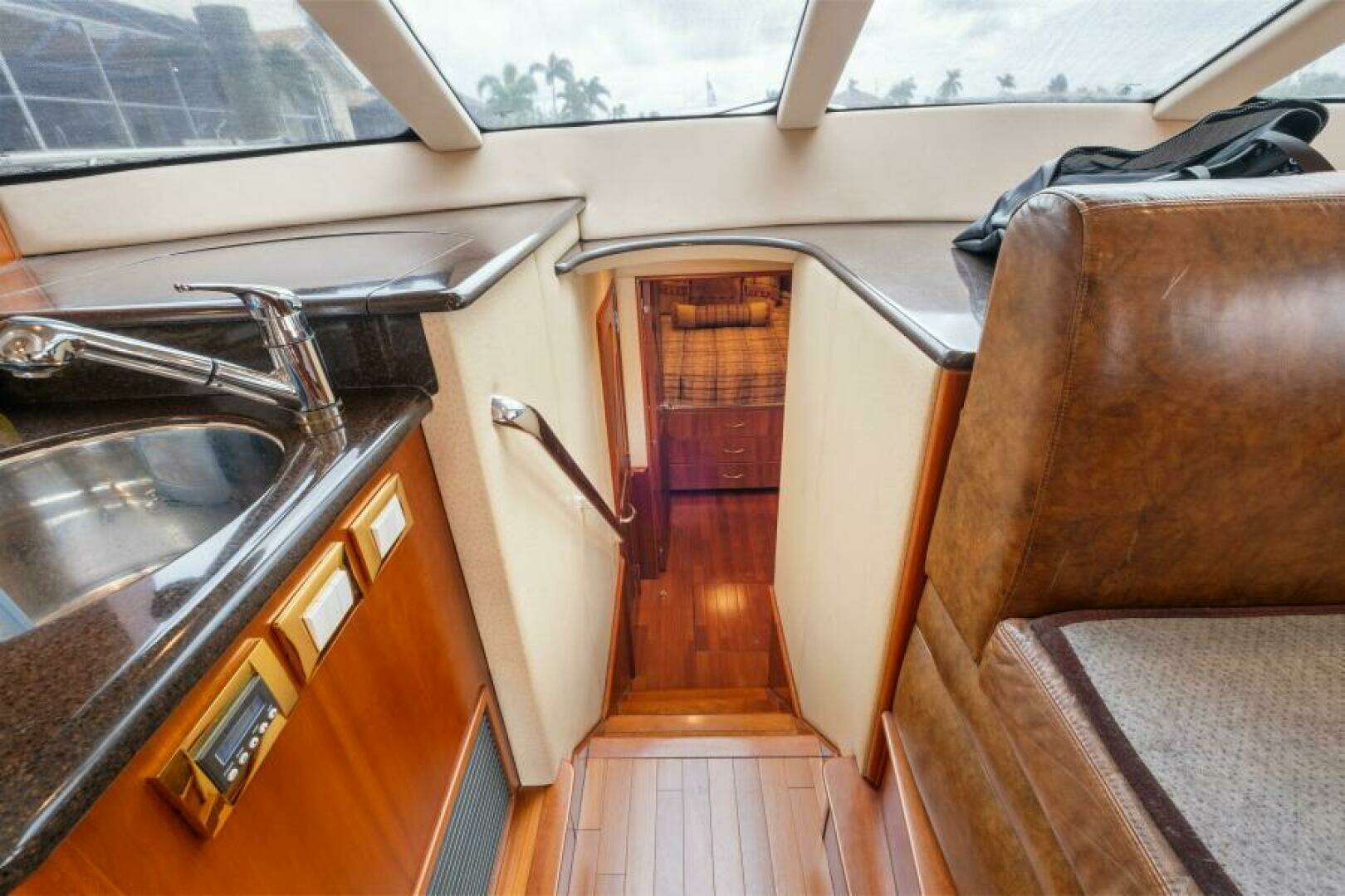 2008 Ovation 52 - Image 18