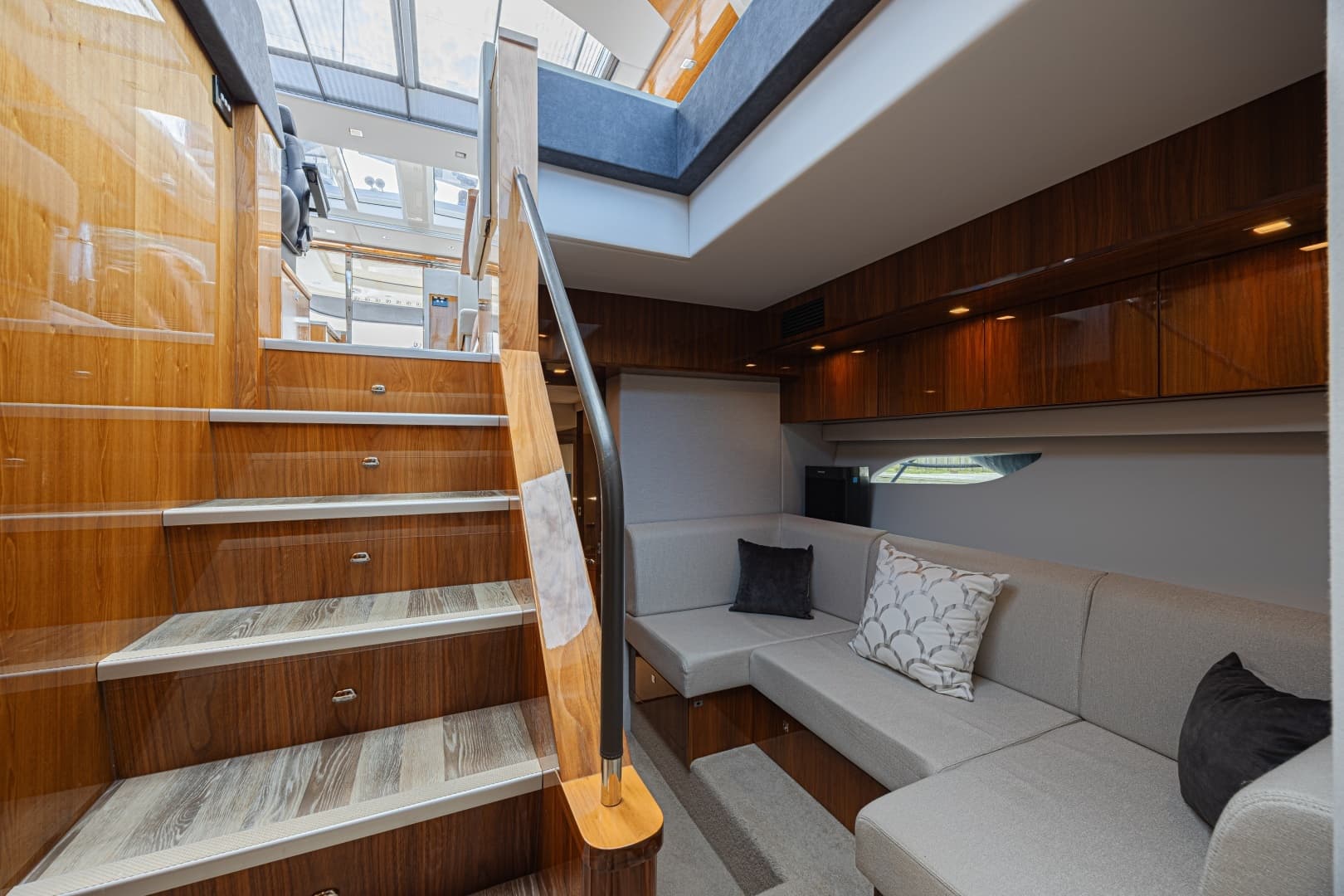 2021 Riviera 6000 Motor Yacht - Image 26