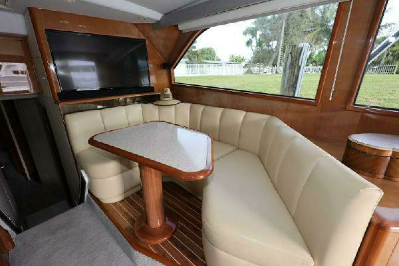 2005 Viking 52 Convertible - Image 18