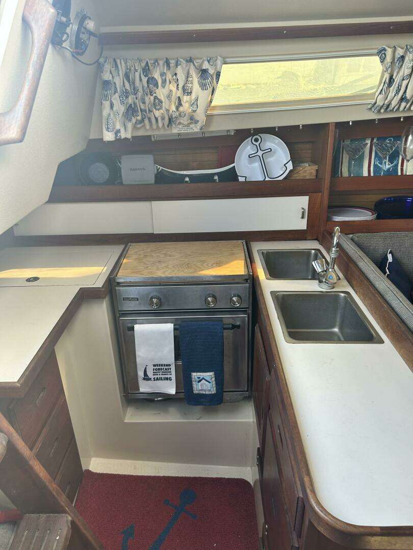 1987 Catalina 30 - Image 20