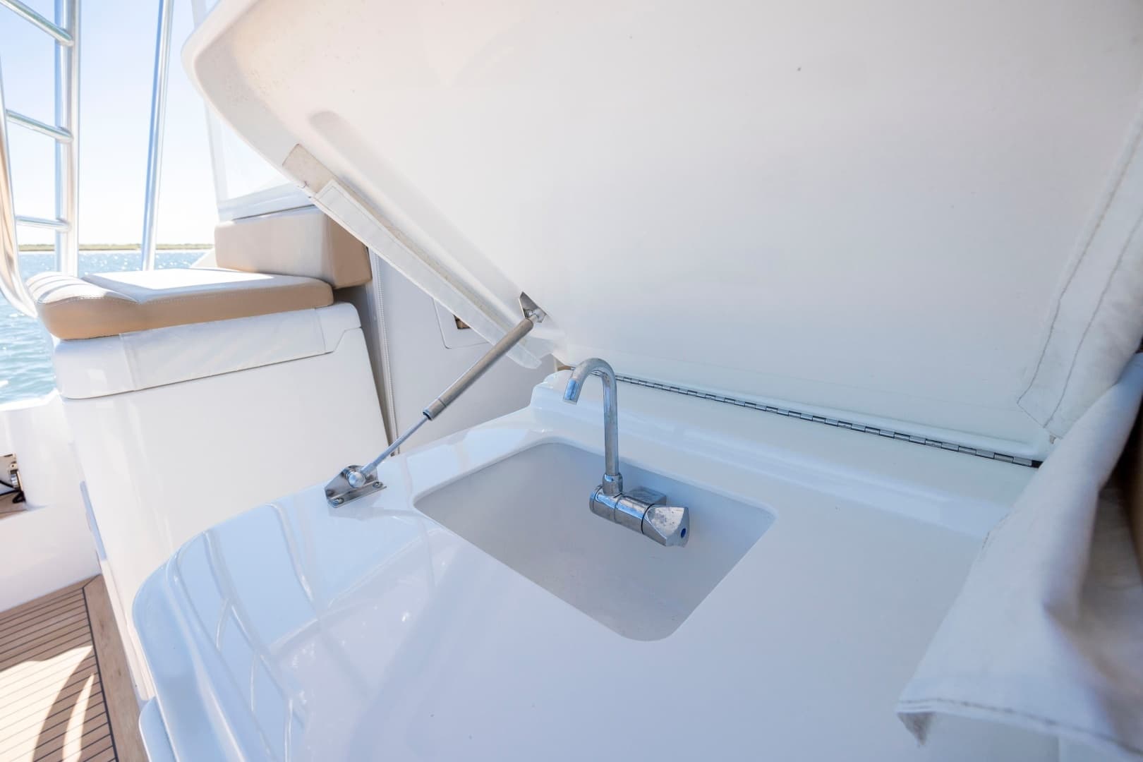 2019 Albemarle 410 Express Fisherman - Image 59