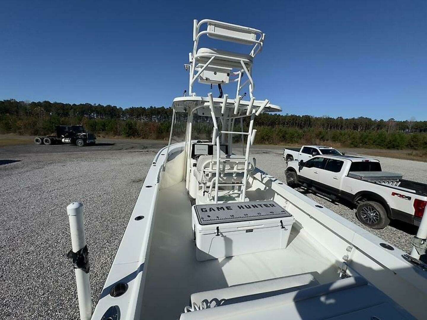 2022 Parker 2801 - Image 7