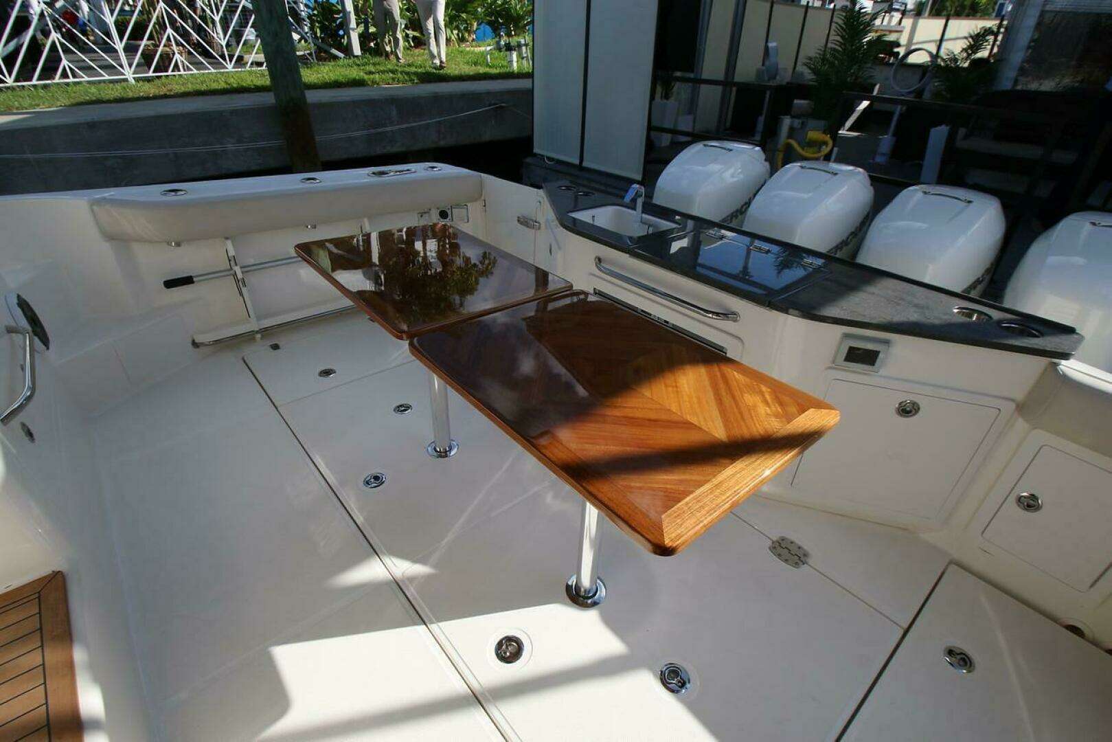 2021 Boston Whaler 405 Conquest - Image 52