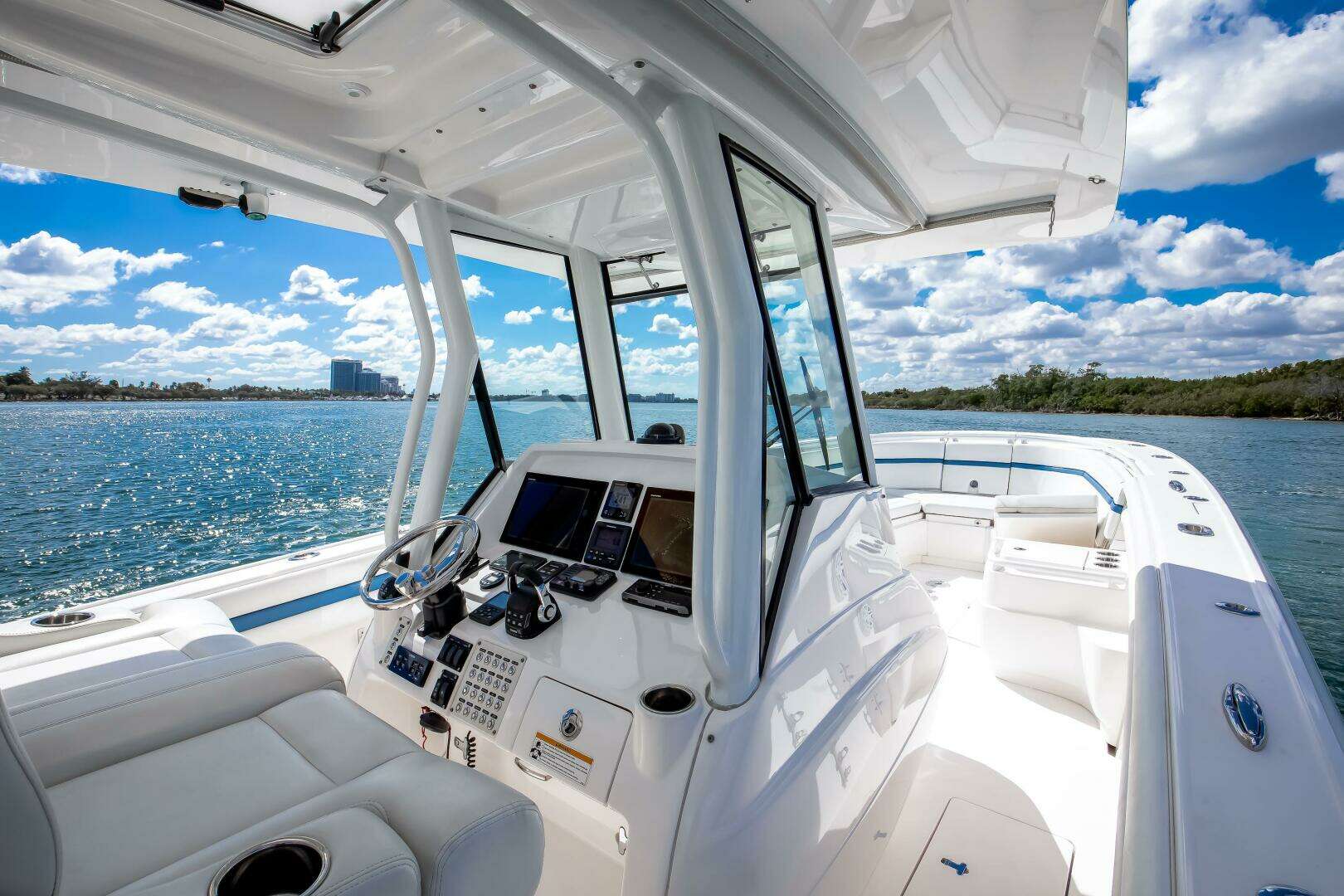 2017 Intrepid 375 Open - Image 9