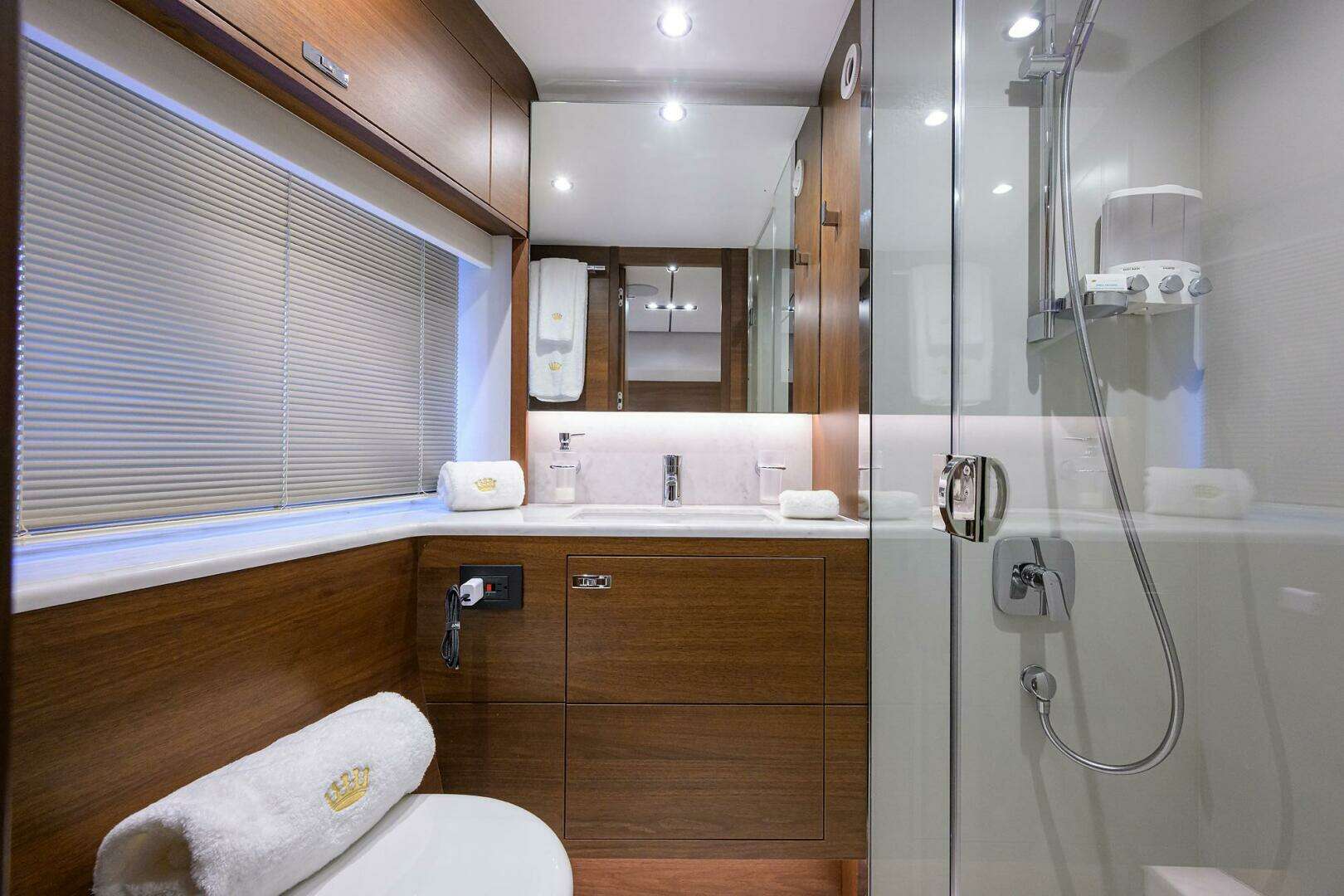 2021 Princess Y78 - Image 33