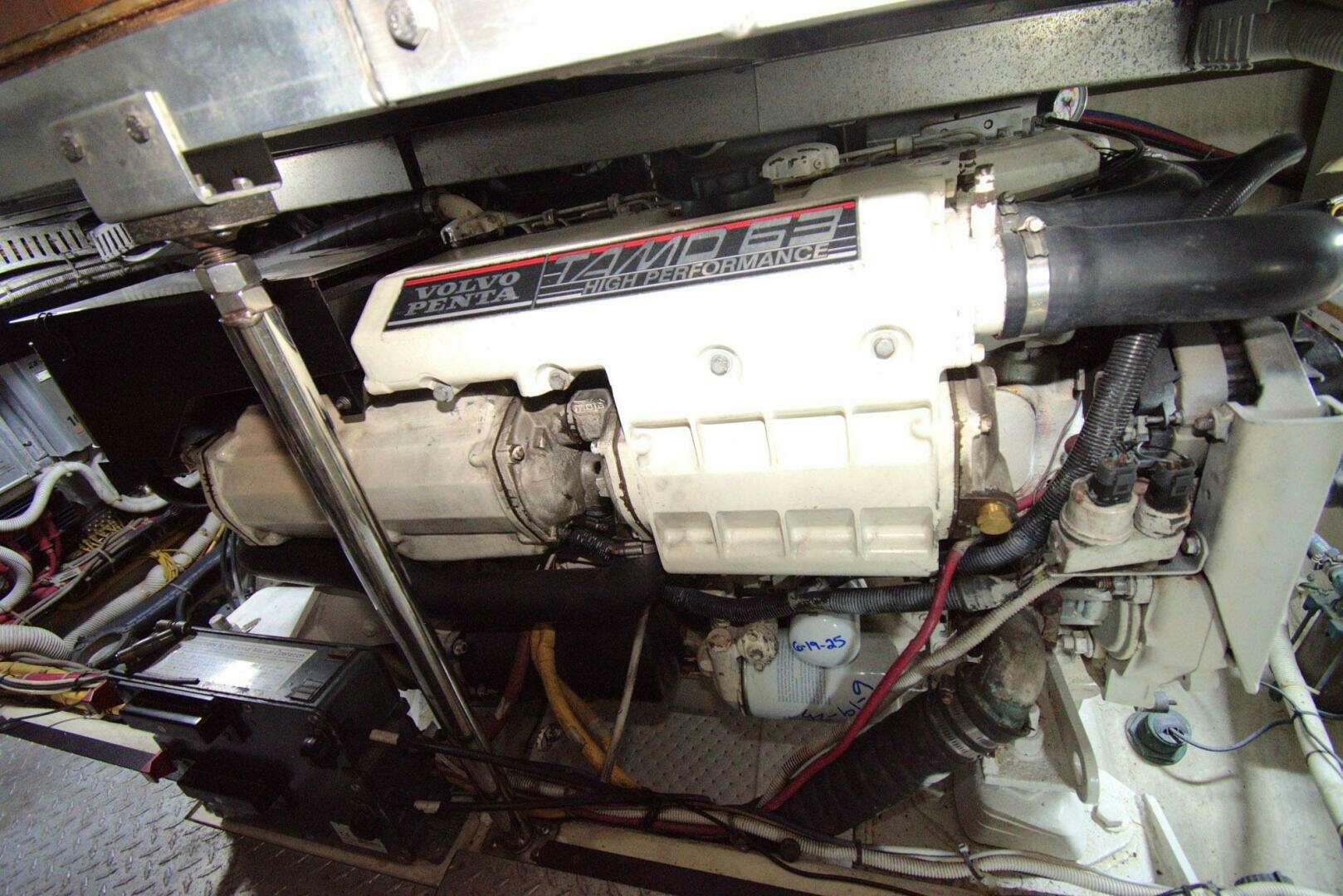 2005 Carver 444 Cockpit Motor Yacht - Image 45