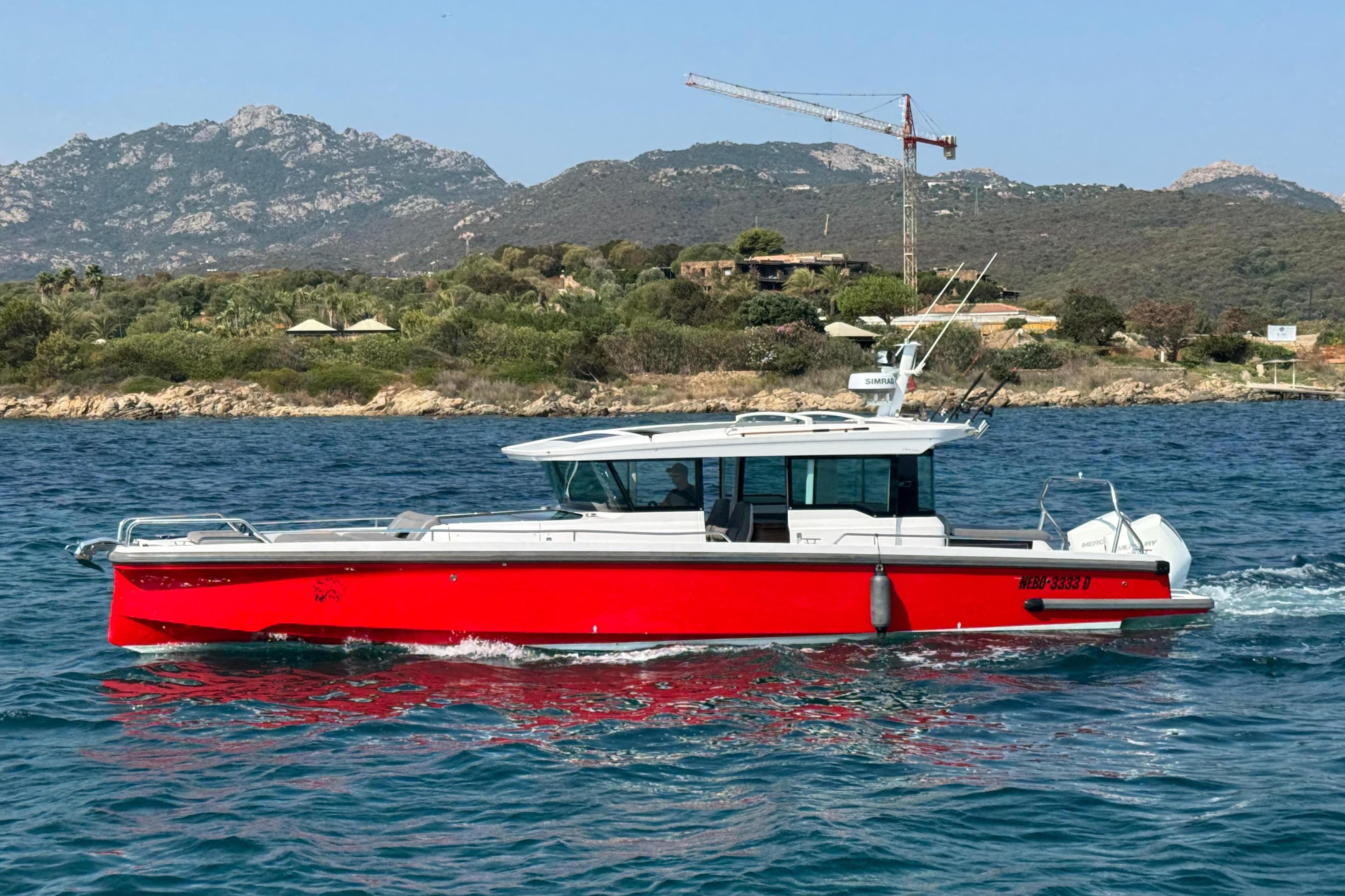 2021 Axopar 37 XC Cross Cabin