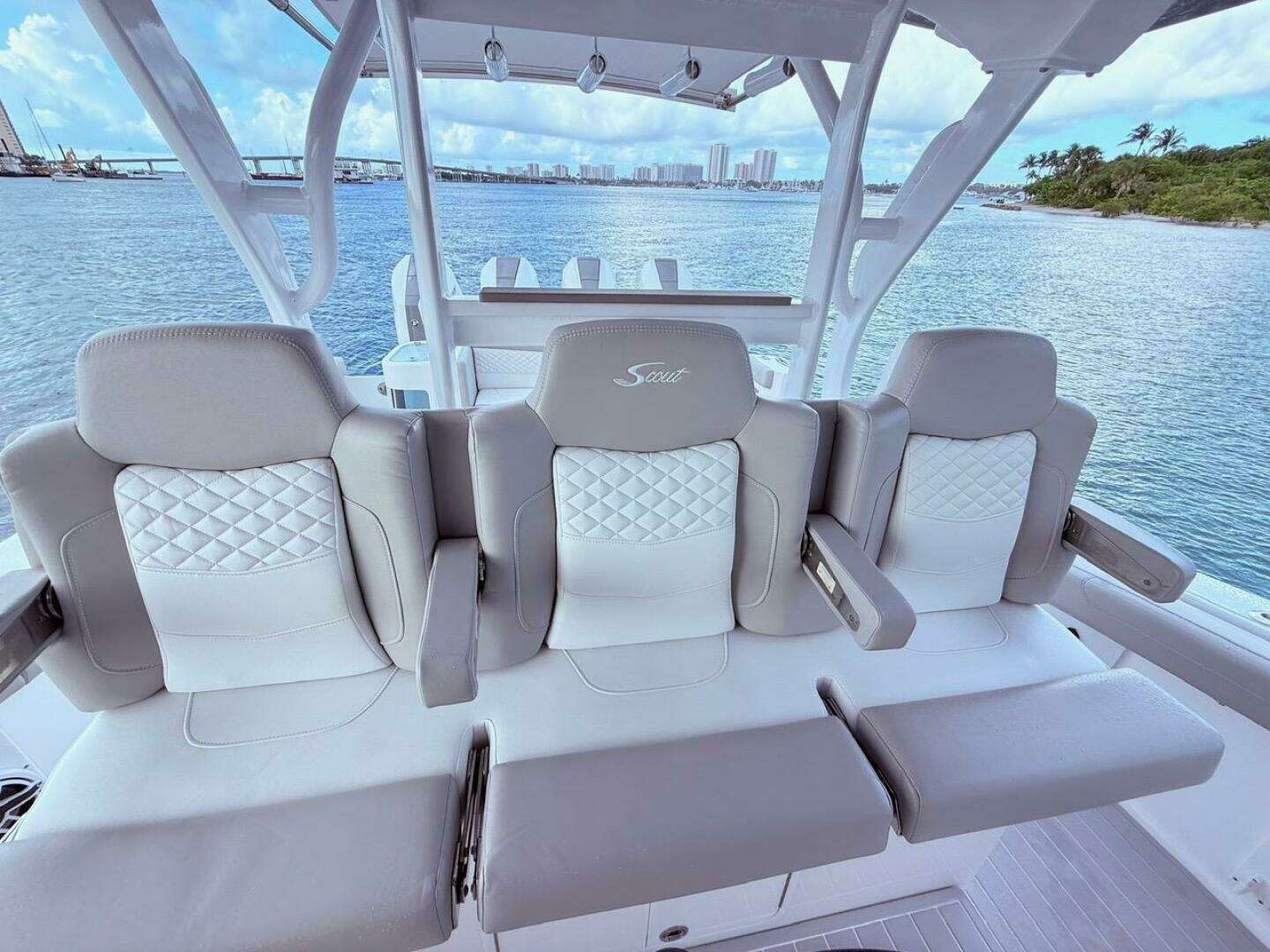 2006 Carver 43 Motor Yacht - Image 132