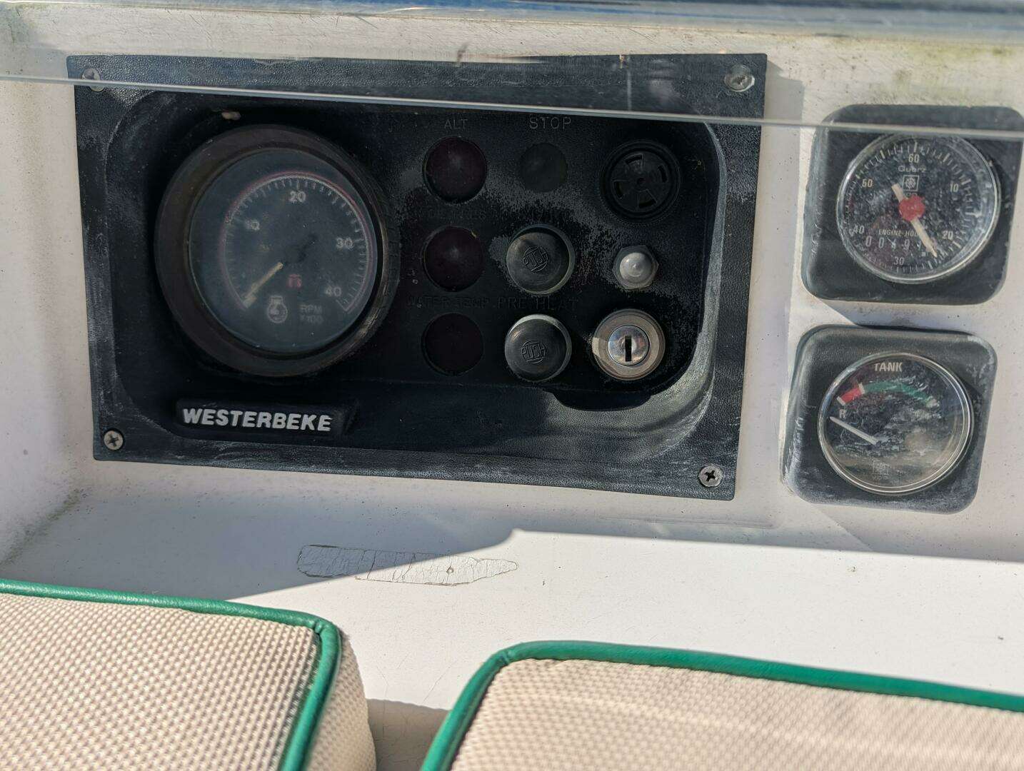 2001 Beneteau Oceanis 331 - Image 3