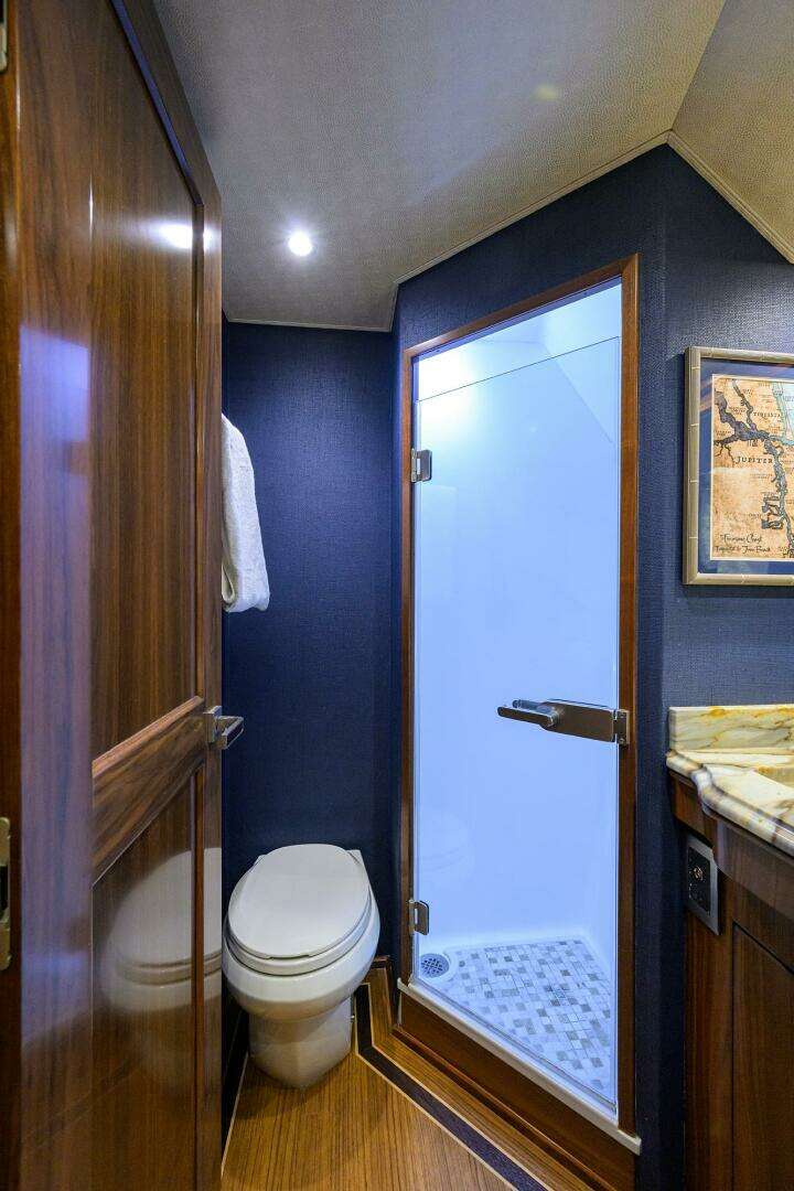 2017 Viking 92 Enclosed Bridge - Image 73